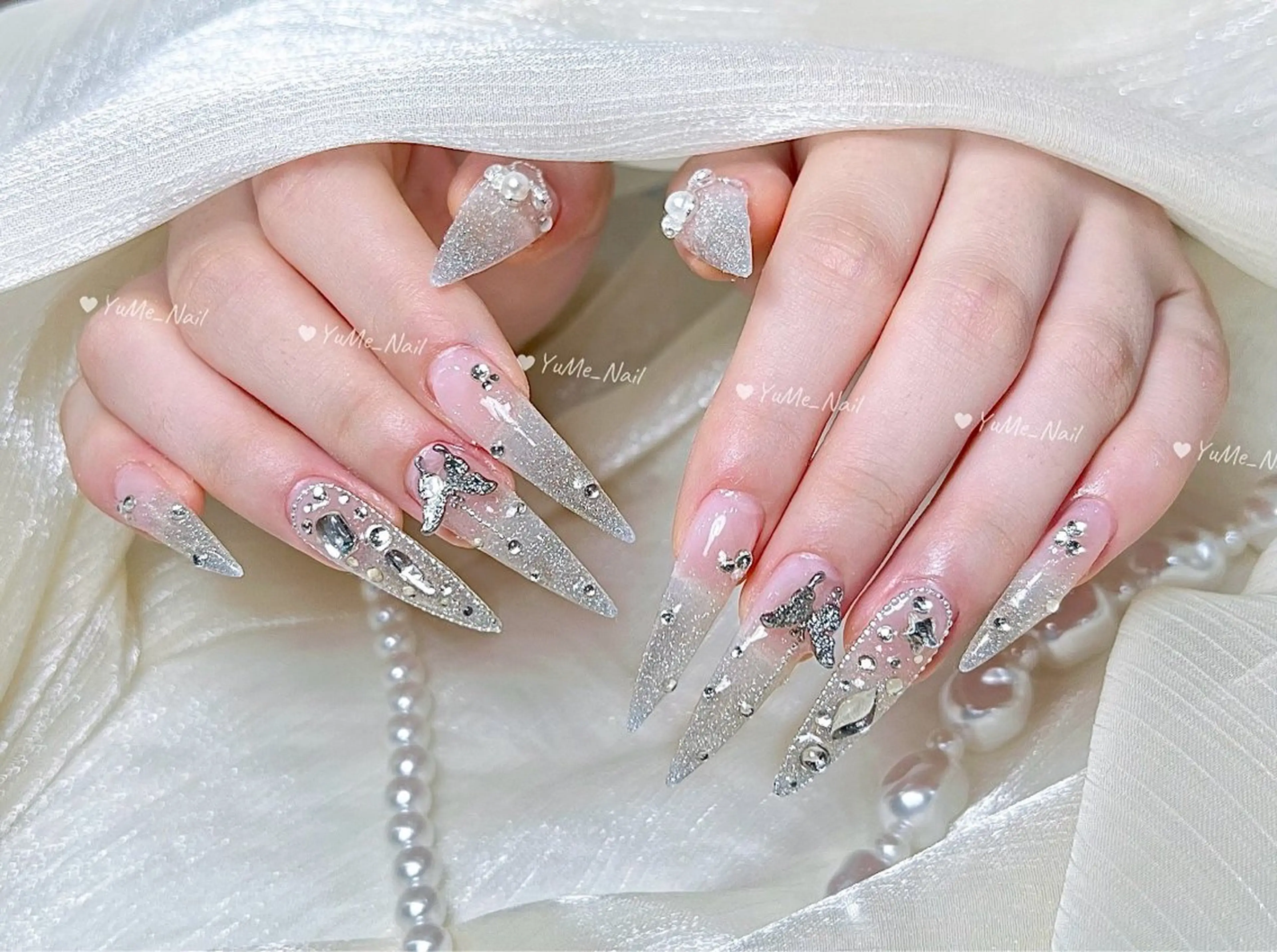 ミディアム ヒエン NAILのネイルデザイン