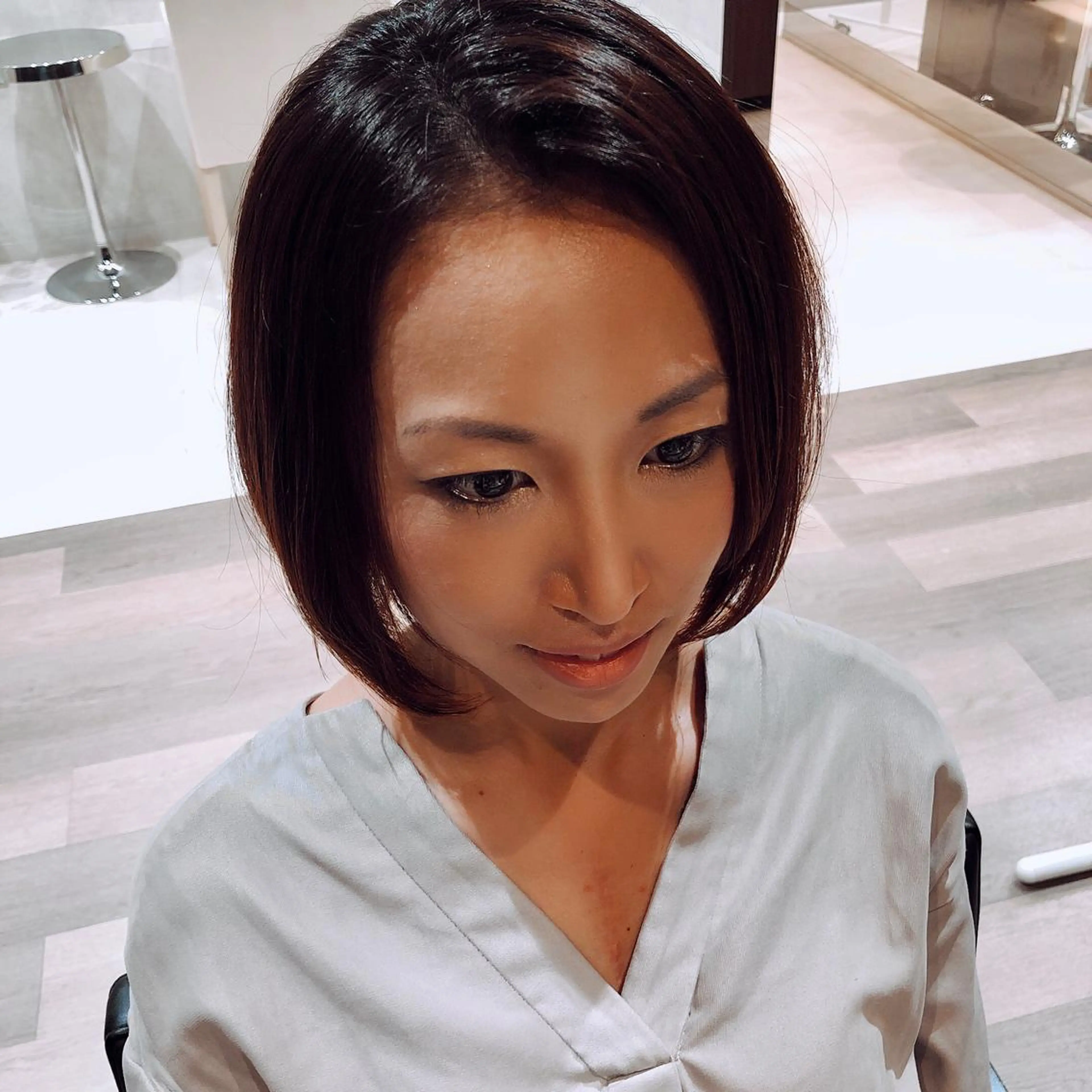 ショート 伸ばしかけ 小顔カット 縮毛矯正 CYNTHIADUE 店長｜ IRISUのヘアスタイル