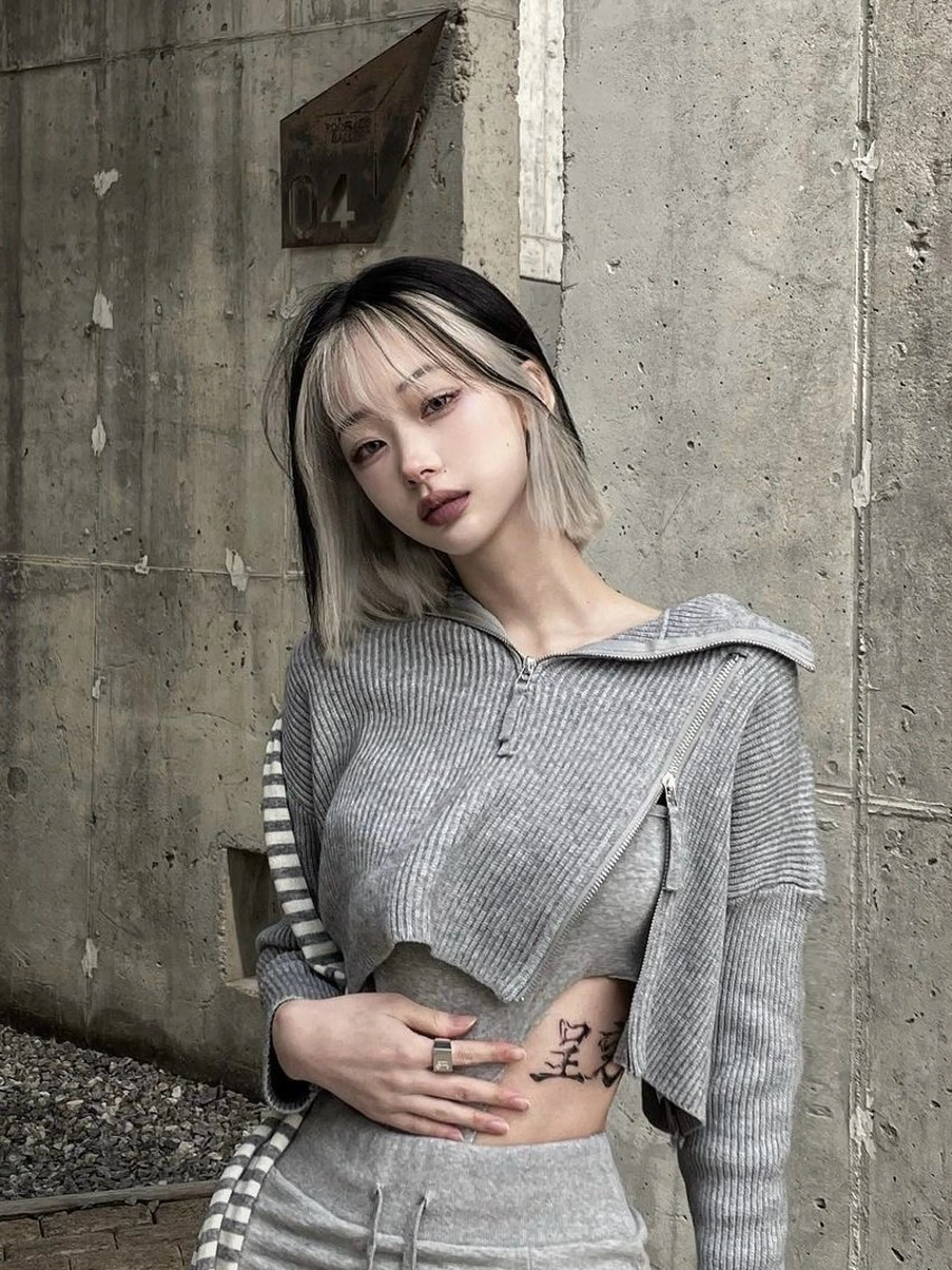 セミロング カラー ハイトーン/ベージュ デザイン/りくとのヘアスタイル