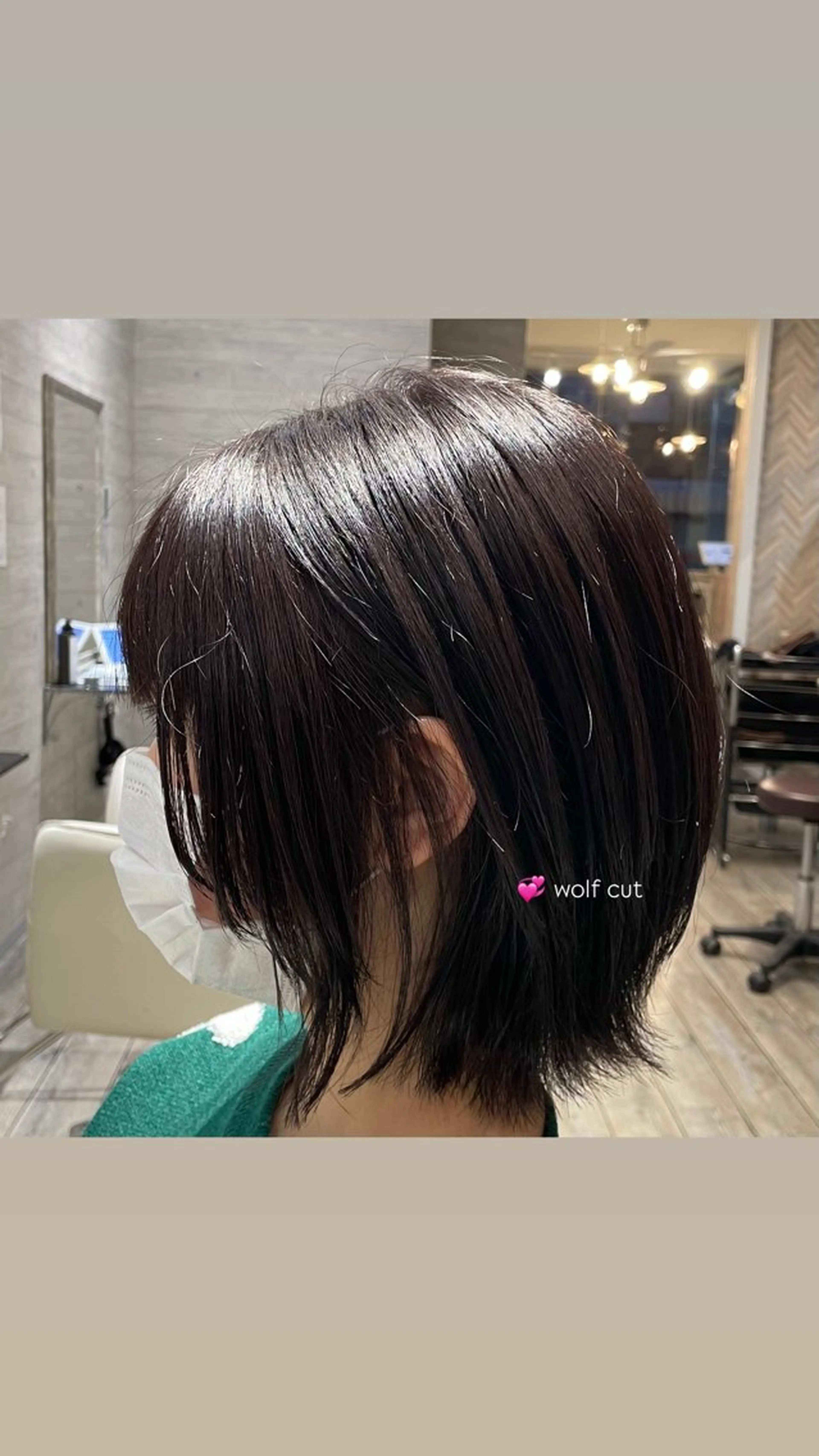 ミディアム カット レイヤー🩵ミルク ティーカラー/Miuのヘアスタイル