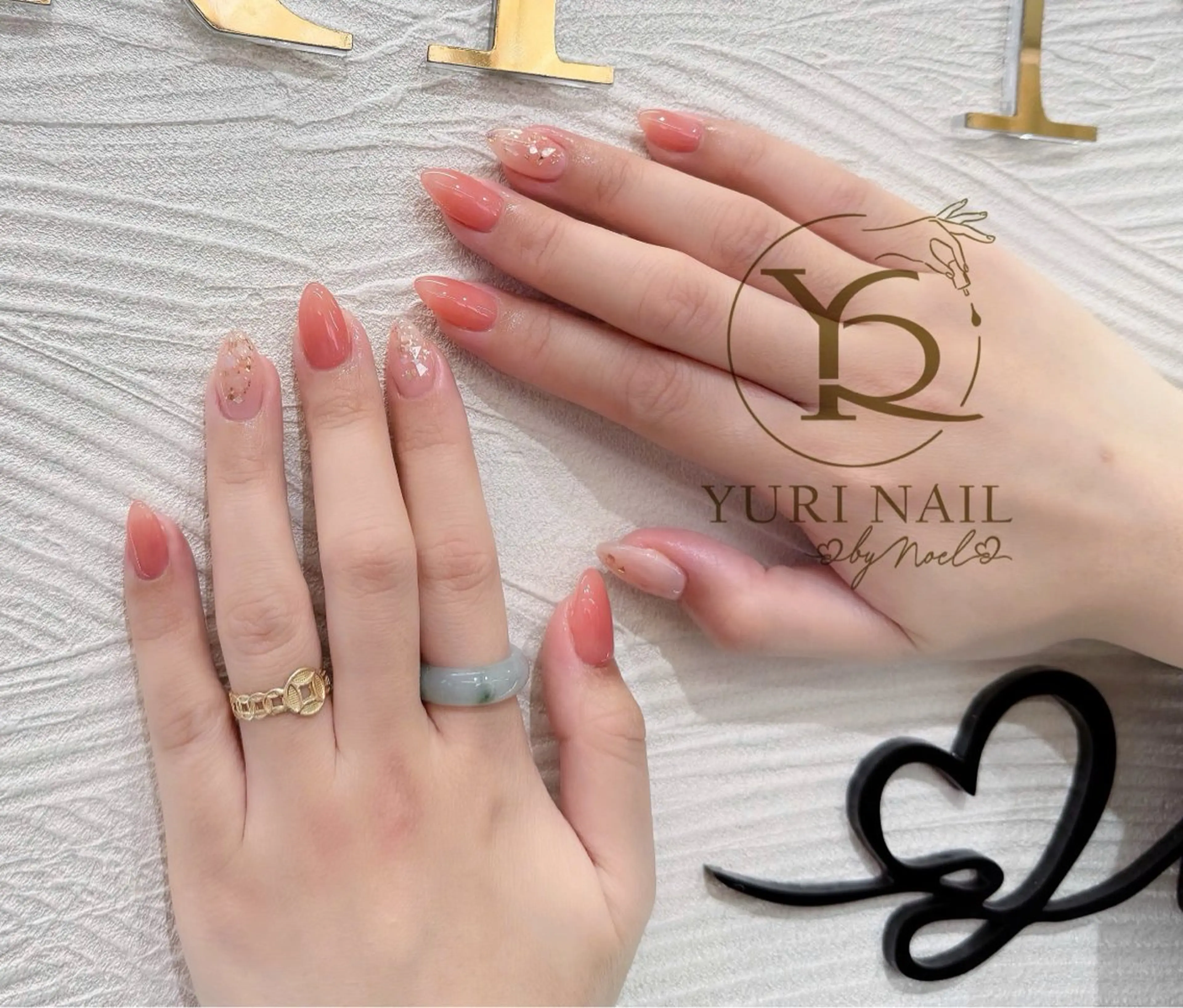ネイル オーロラネイル ブルー チークネイル フレンチネイル キラキラネイル ハンドネイル フットネイル ハンドケア YURI Nail NARITAのネイルデザイン