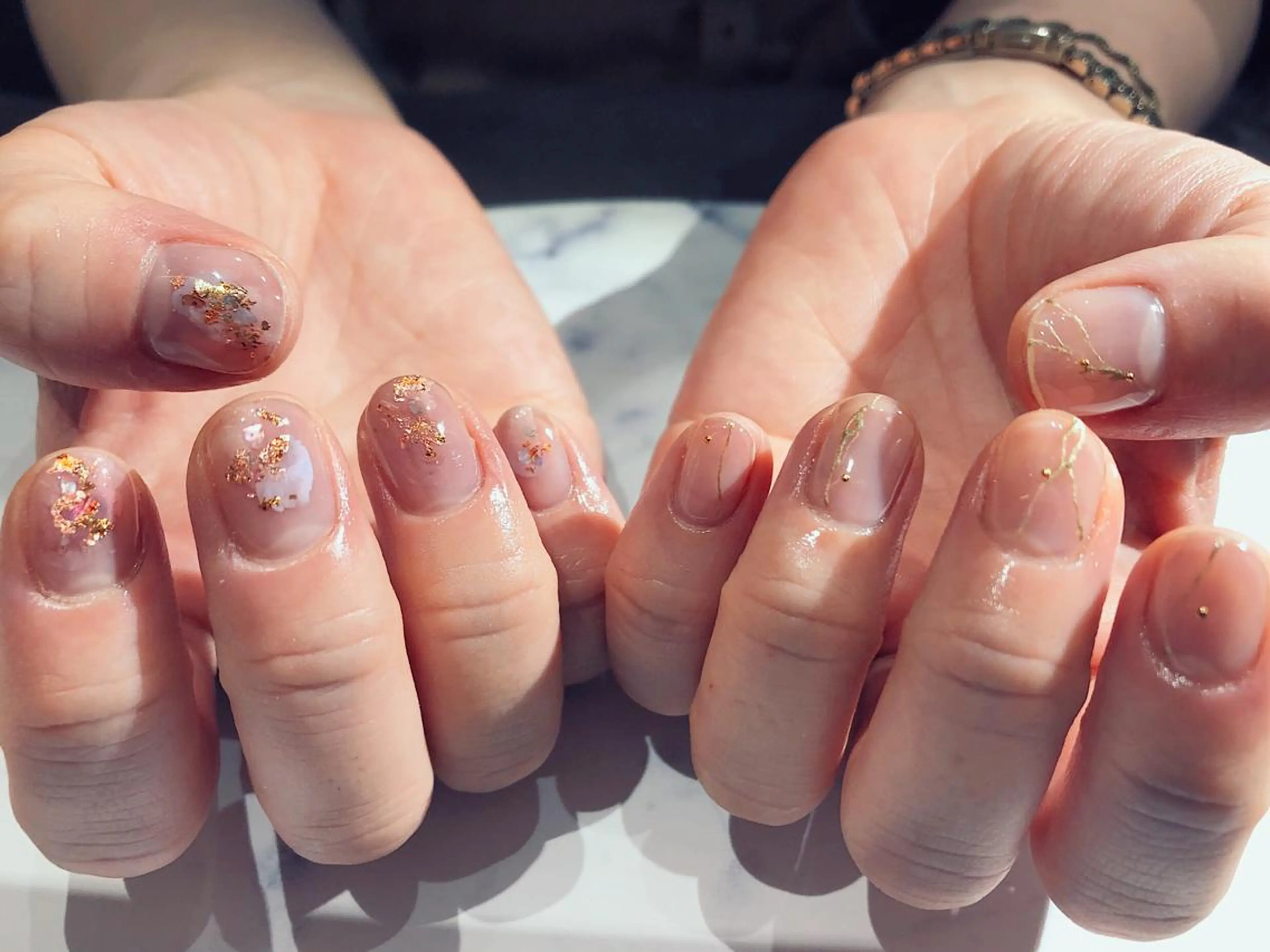 ショート カラー ネイル マツエク・マツパ illum hicariのネイルデザイン