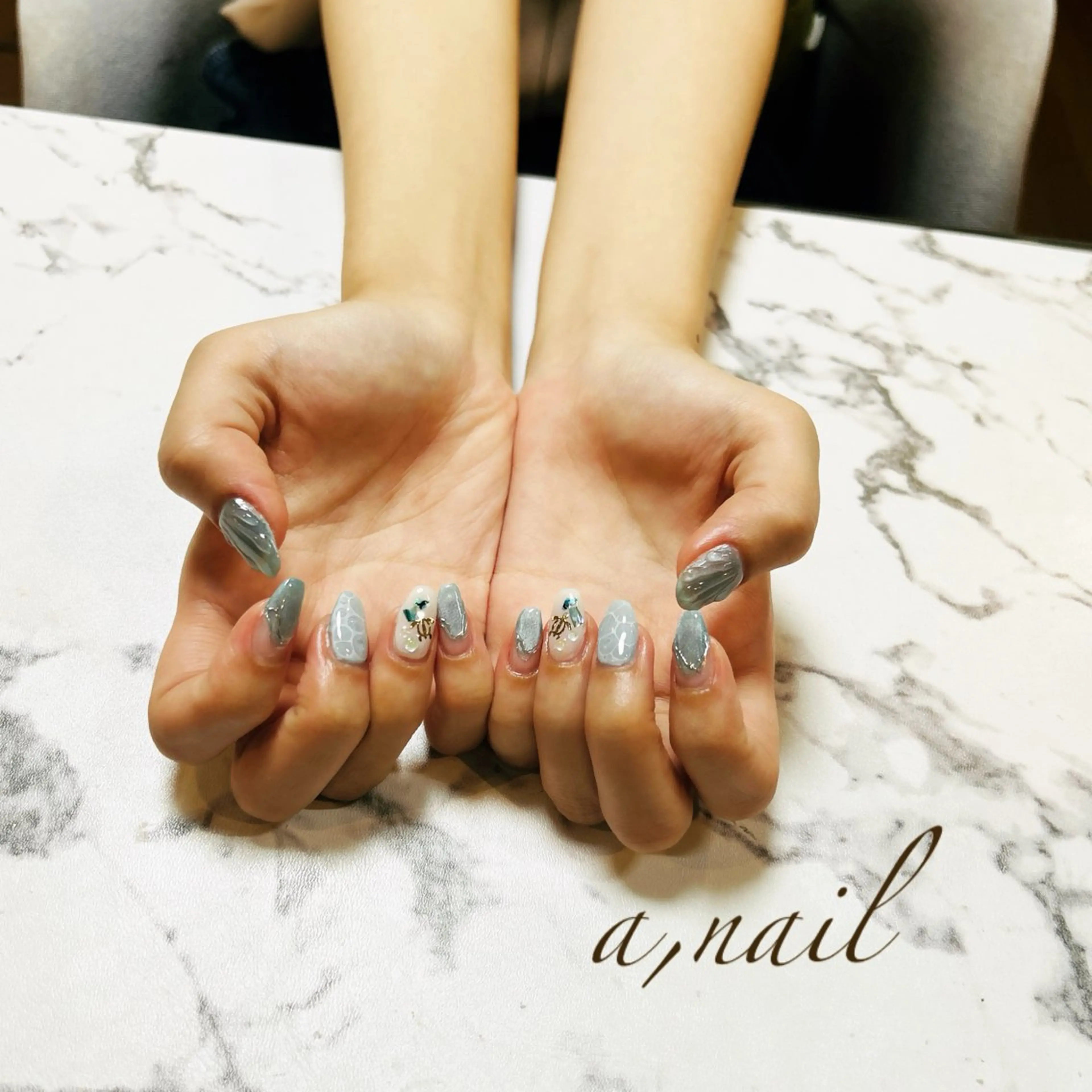 ネイル キラキラネイル マグネットネイル ミラーネイル 夏ネイル ハンドネイル ネイルサロン エーネイルのネイルデザイン