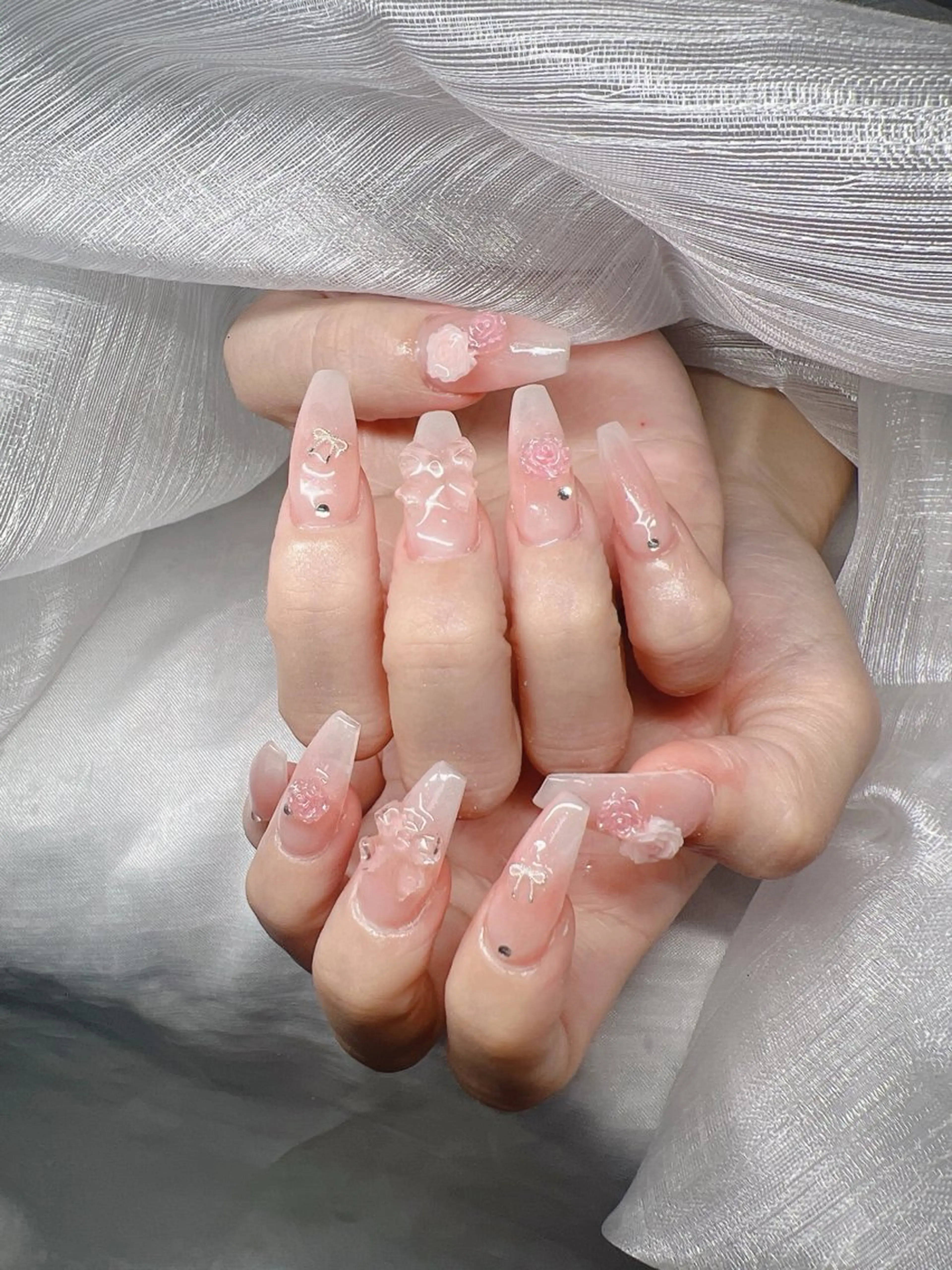 ネイル 長さ出し グラデーション 卒業式 キラキラネイル マグネットネイル ハンドネイル Lee Nailsのネイルデザイン