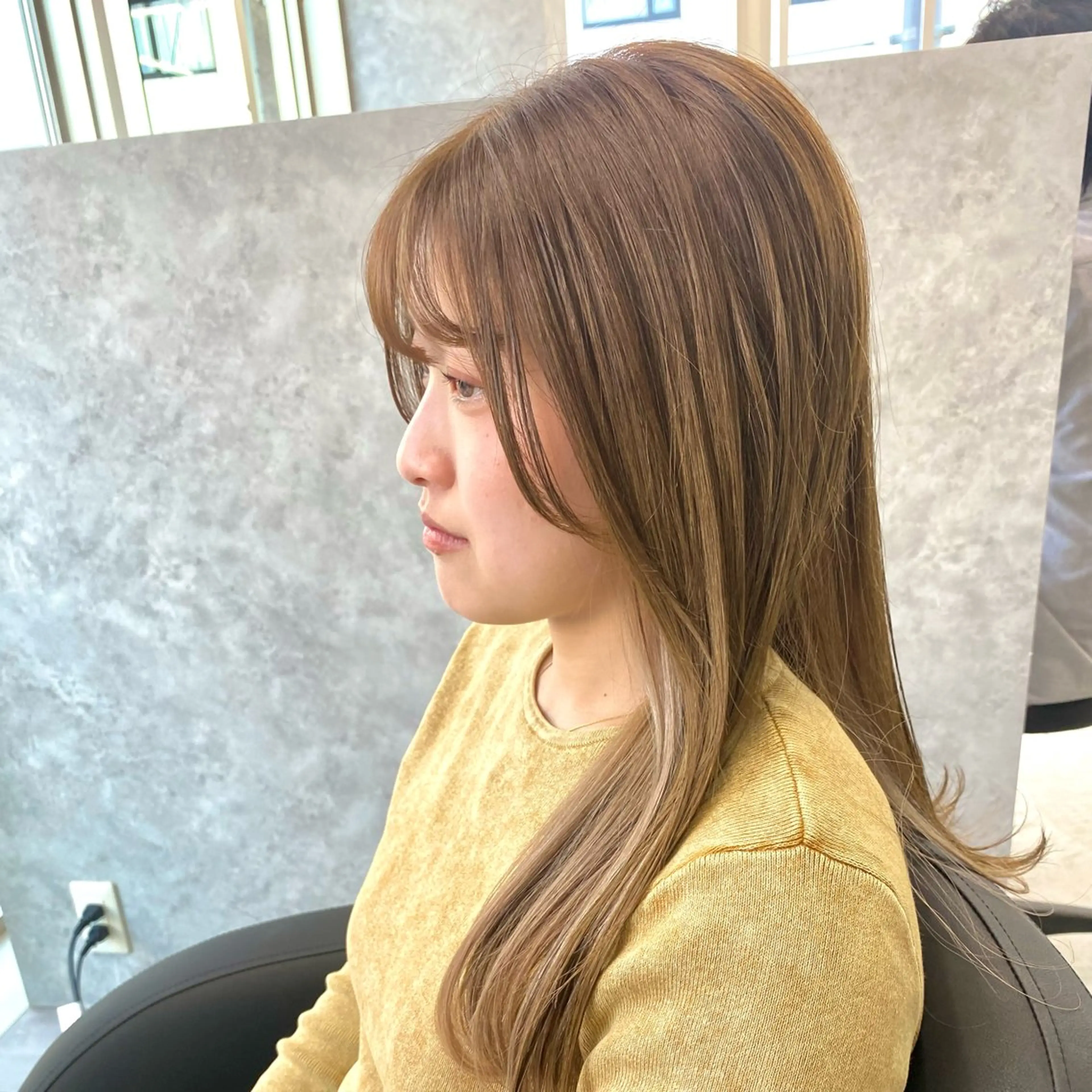 セミロング カラー ベージュカラー ブリーチ ハイトーンカラー ブリーチなしカラー カット ヘアカラー トリートメント Forest. kanako🕊️のヘアスタイル
