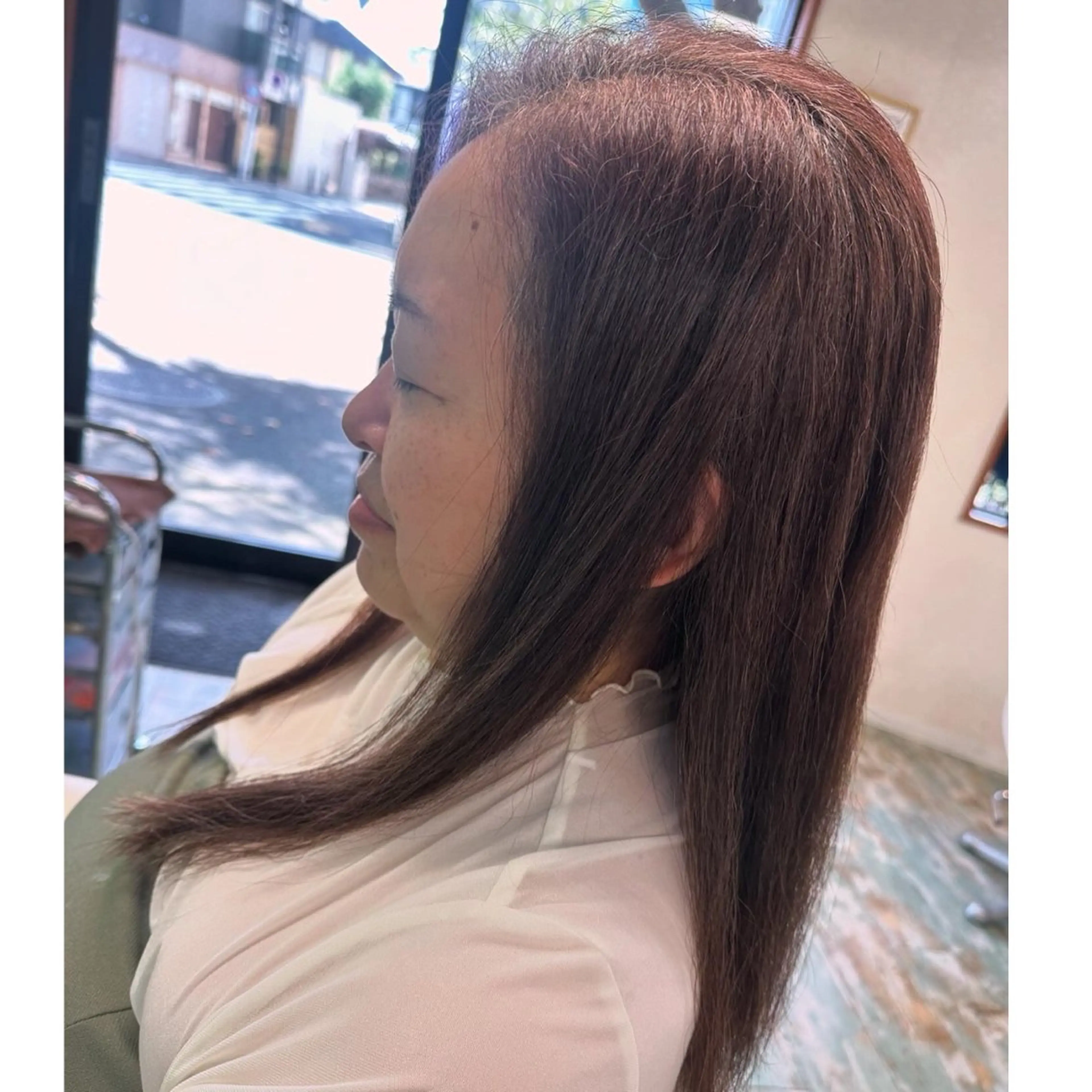 セミロング トリートメント 三原 友美のヘアスタイル
