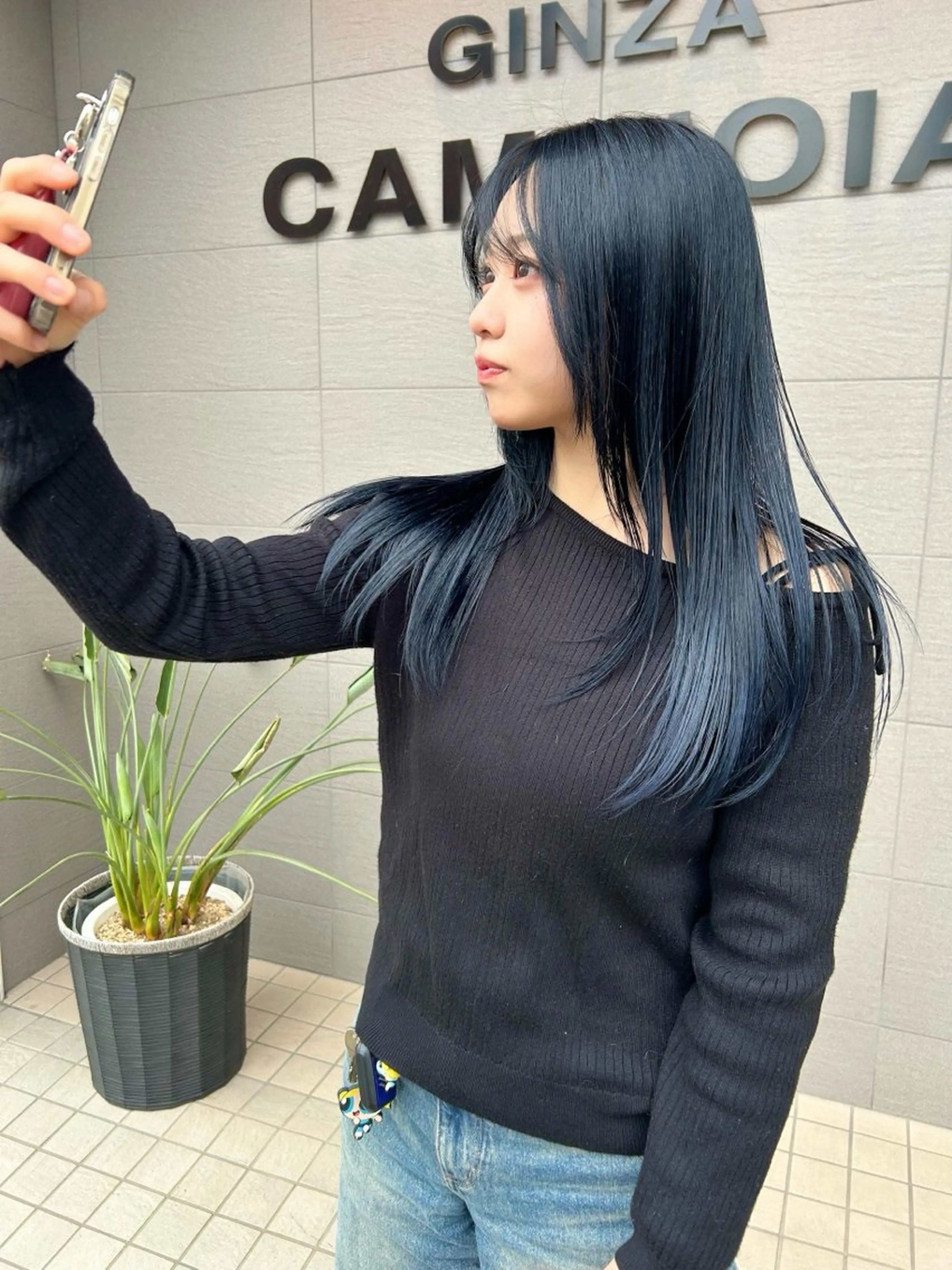 ロング カラー 黒髪 ブルーカラー ブルーブラック ヘアカラー ナカジマ ナナのヘアスタイル