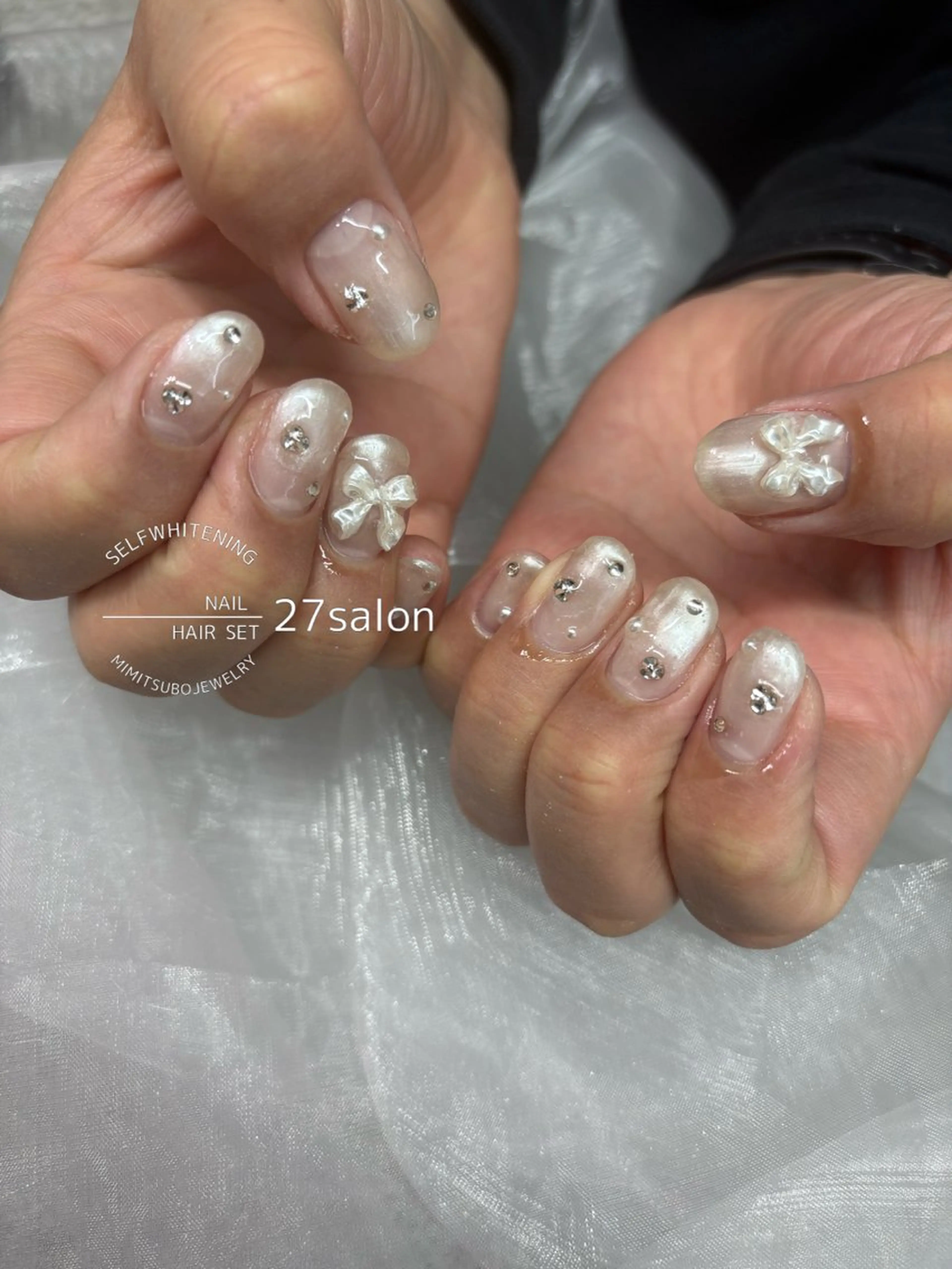 ネイル ミラーネイル リボン ホワイト ハンドネイル 27salon yuinaのネイルデザイン