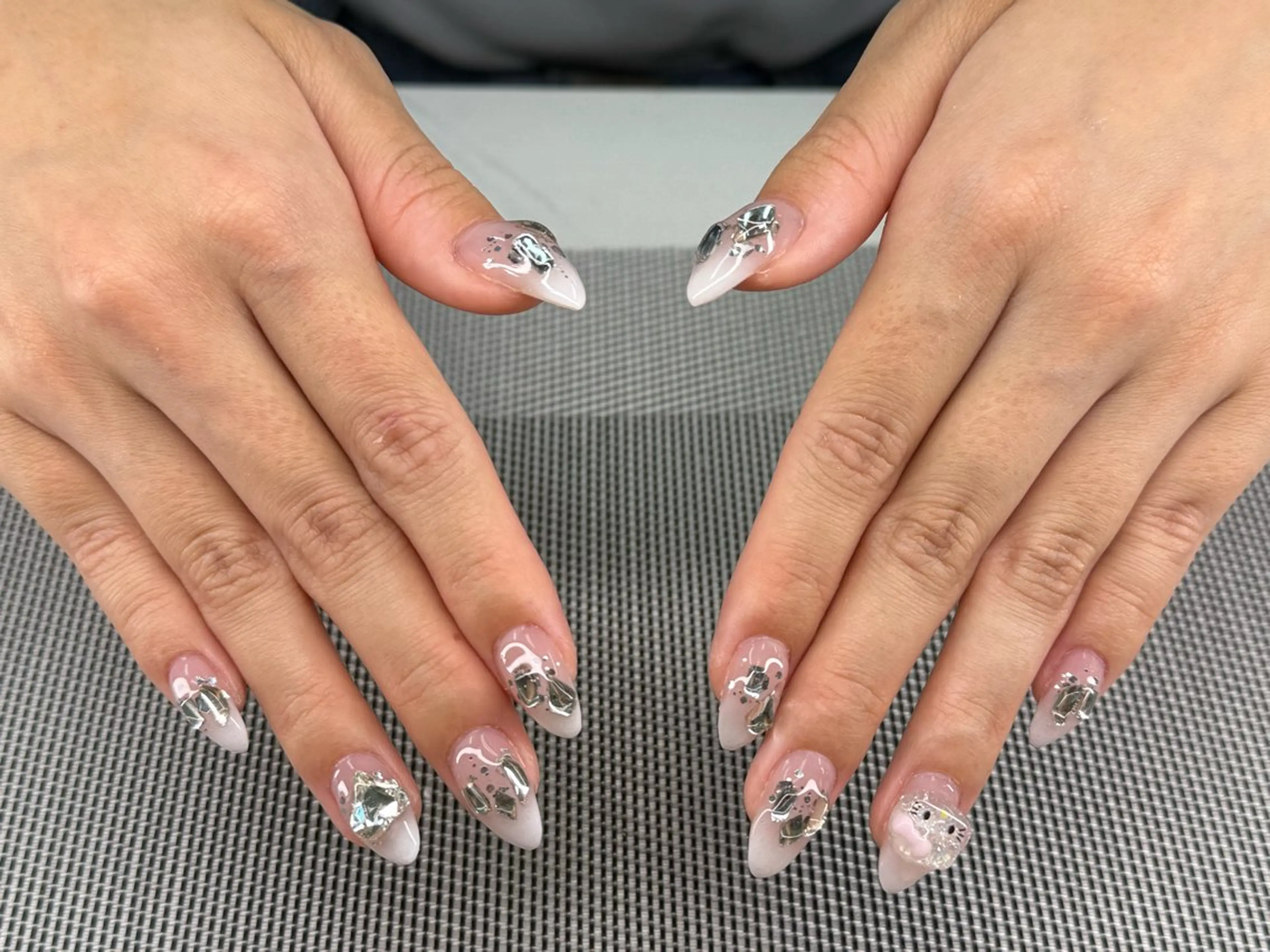 ネイル See.u モモ（南浦和）のネイルデザイン