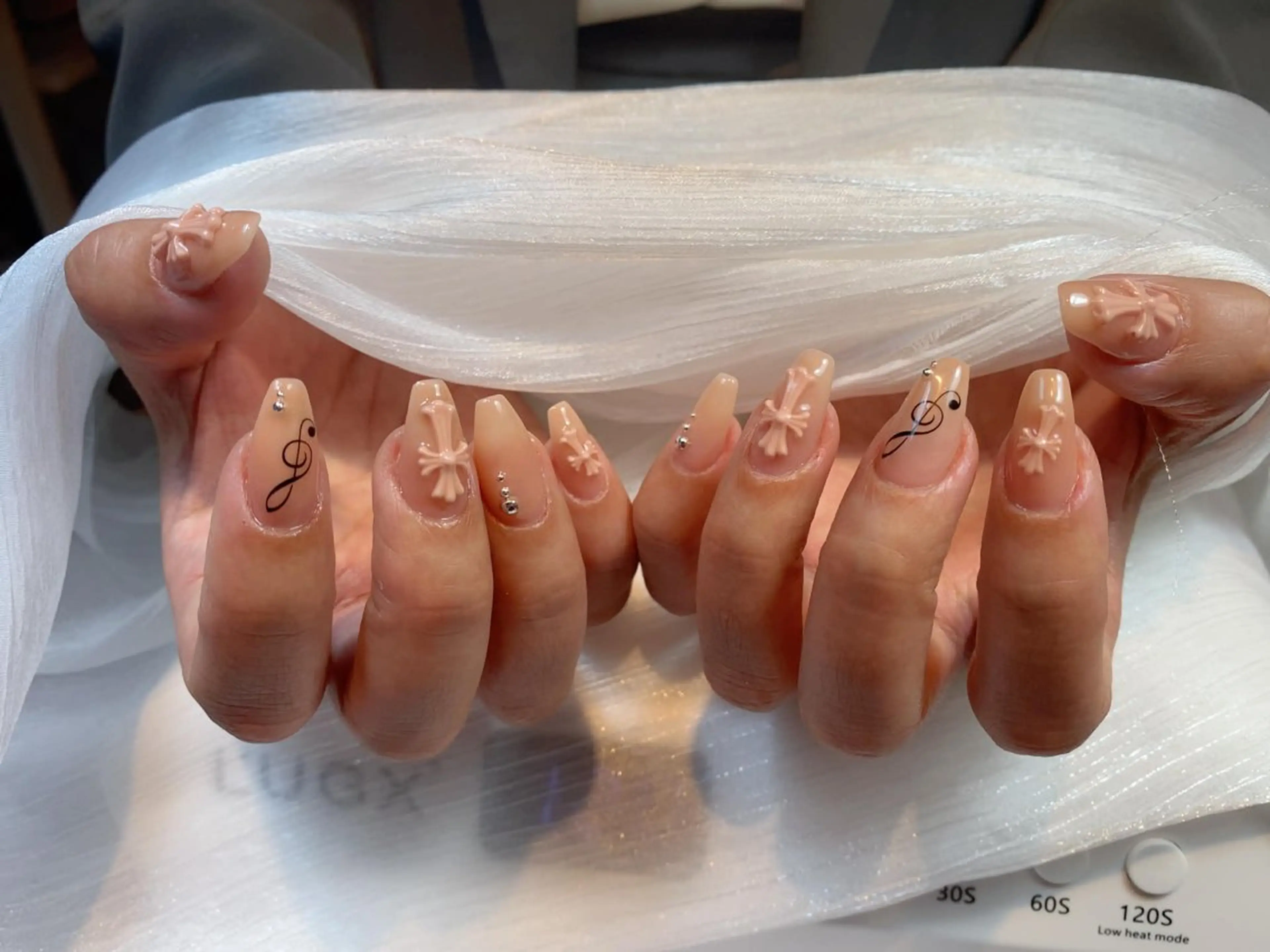 ネイル ハンドネイル T.Lee Nail Lilyのネイルデザイン