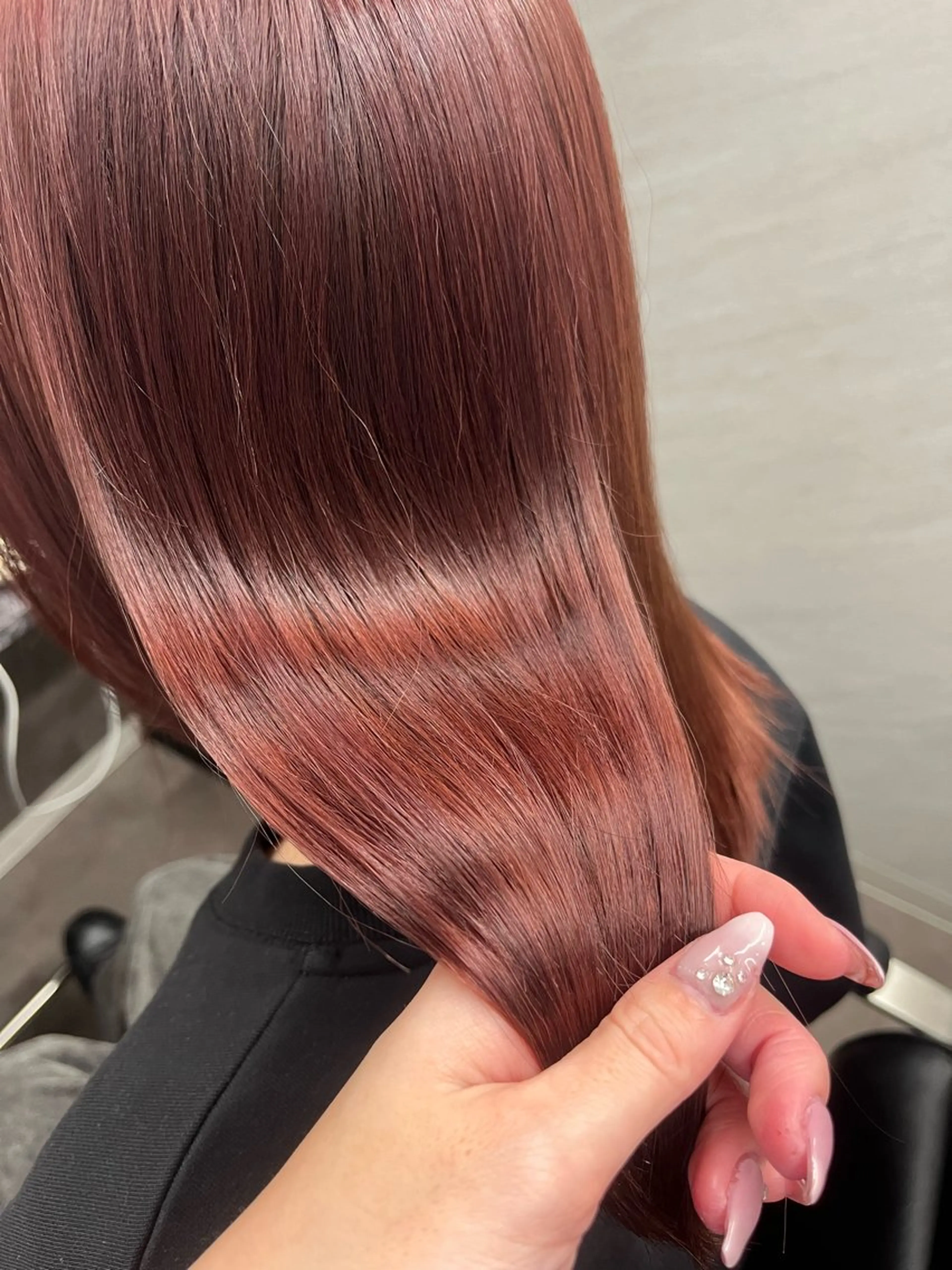 セミロング カラー セミロングパーマ 透明感カラー ピンクカラー 髪質改善 似合わせカット カット ヘアカラー トリートメント なんば/個室サロン タナカヒナ🌼のヘアスタイル