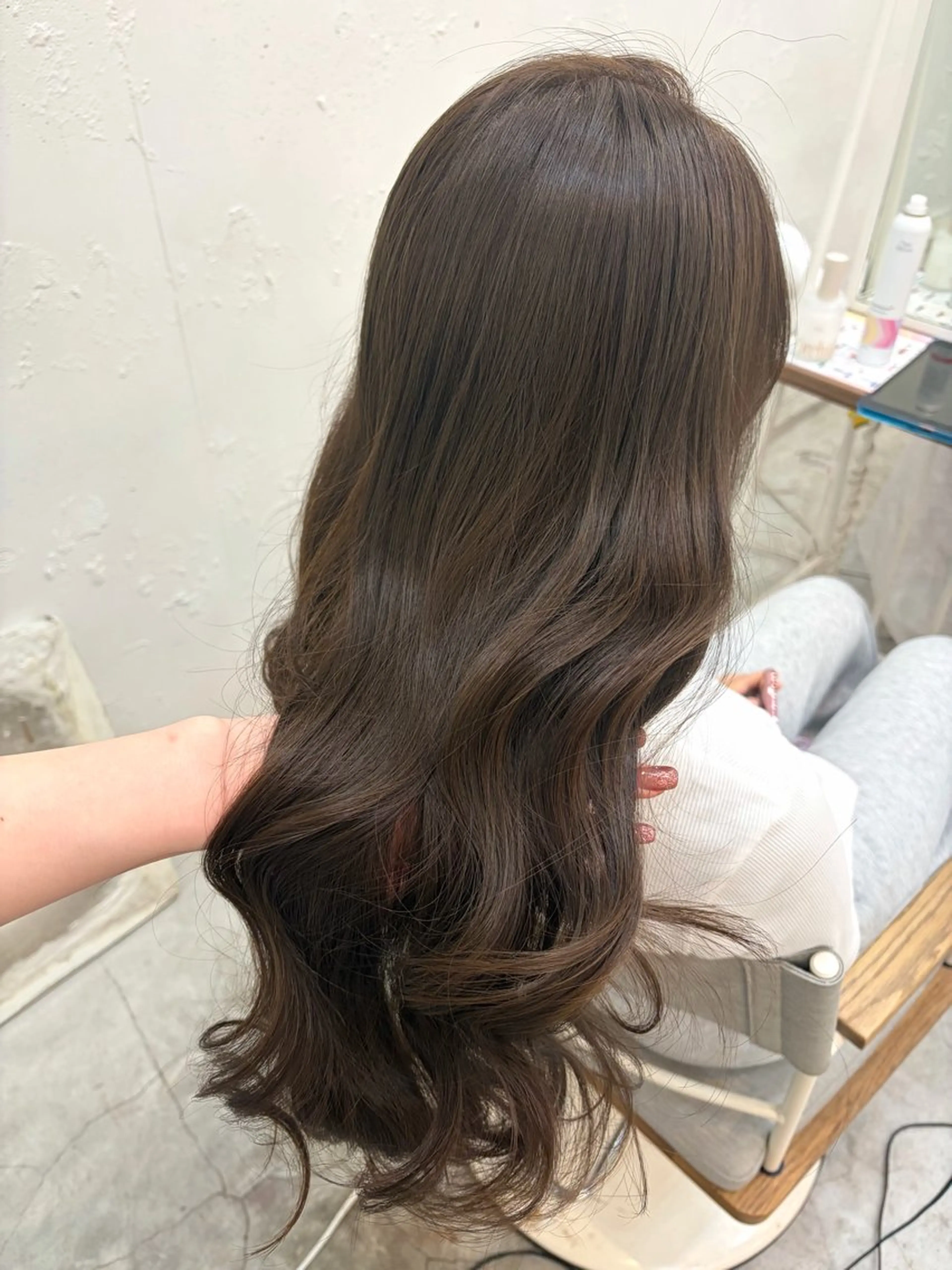 ロング カラー 透明感カラー オリーブカラー ナカノユウ/本厚木/ レイヤーカットのヘアスタイル