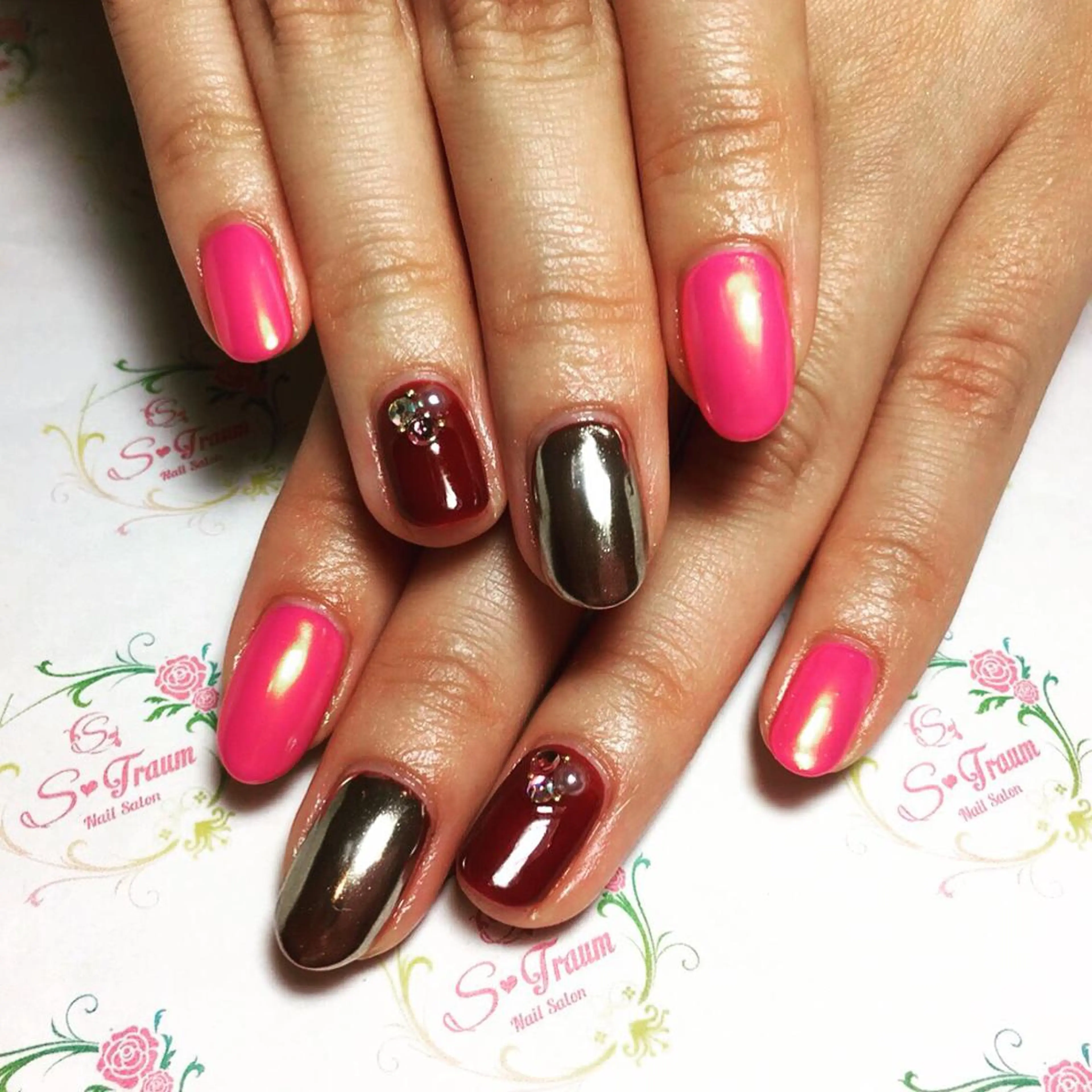 ネイル ミラーネイル Nail Salon S-Traumのネイルデザイン