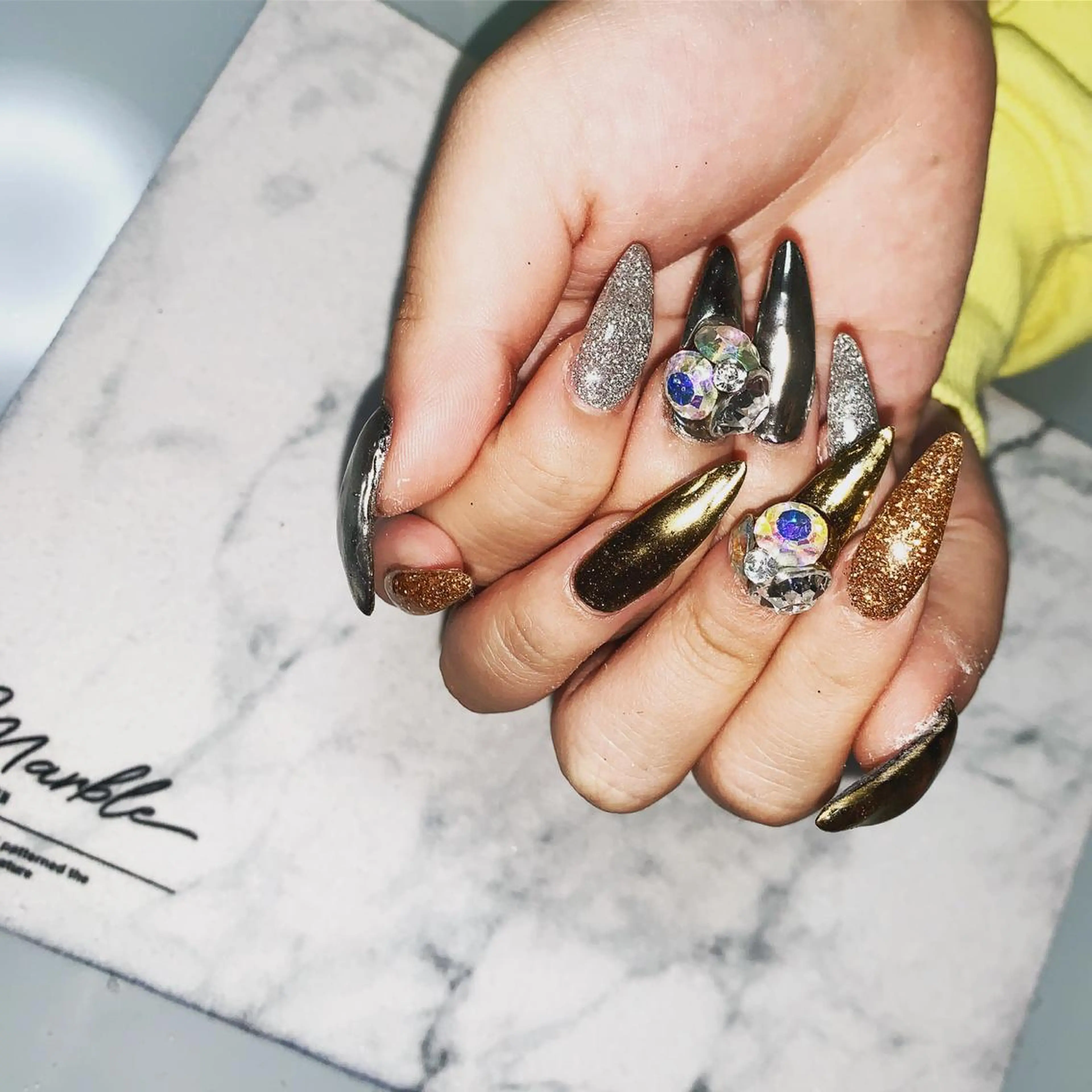 ネイル ミラーネイル 🌙🫧CHARME (RUKA)🦋🫧のネイルデザイン