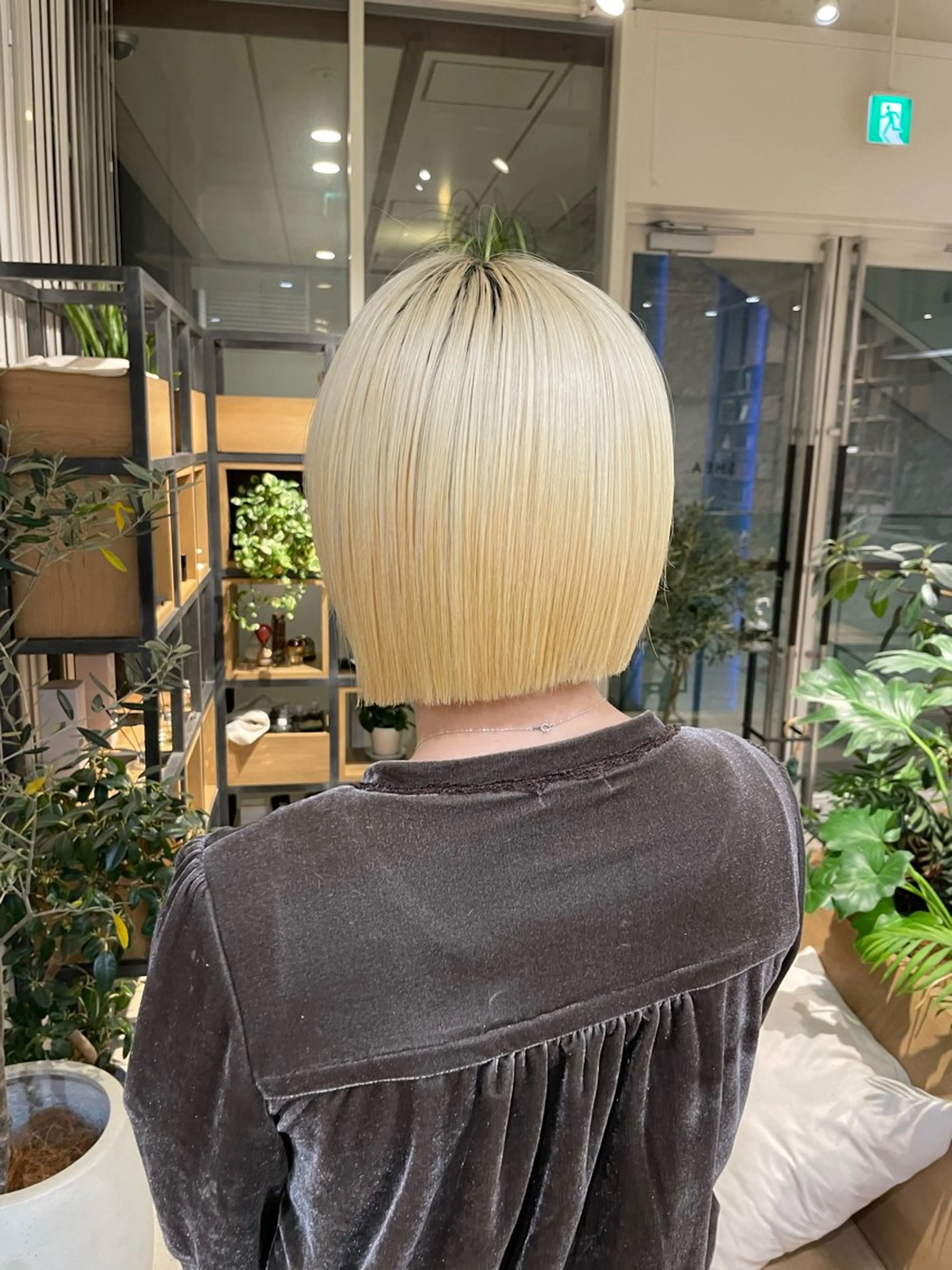 ショート ボブ 顔まわりレイヤー レイヤーカット トリートメント 一箭 恵梧/ロングヘアのヘアスタイル