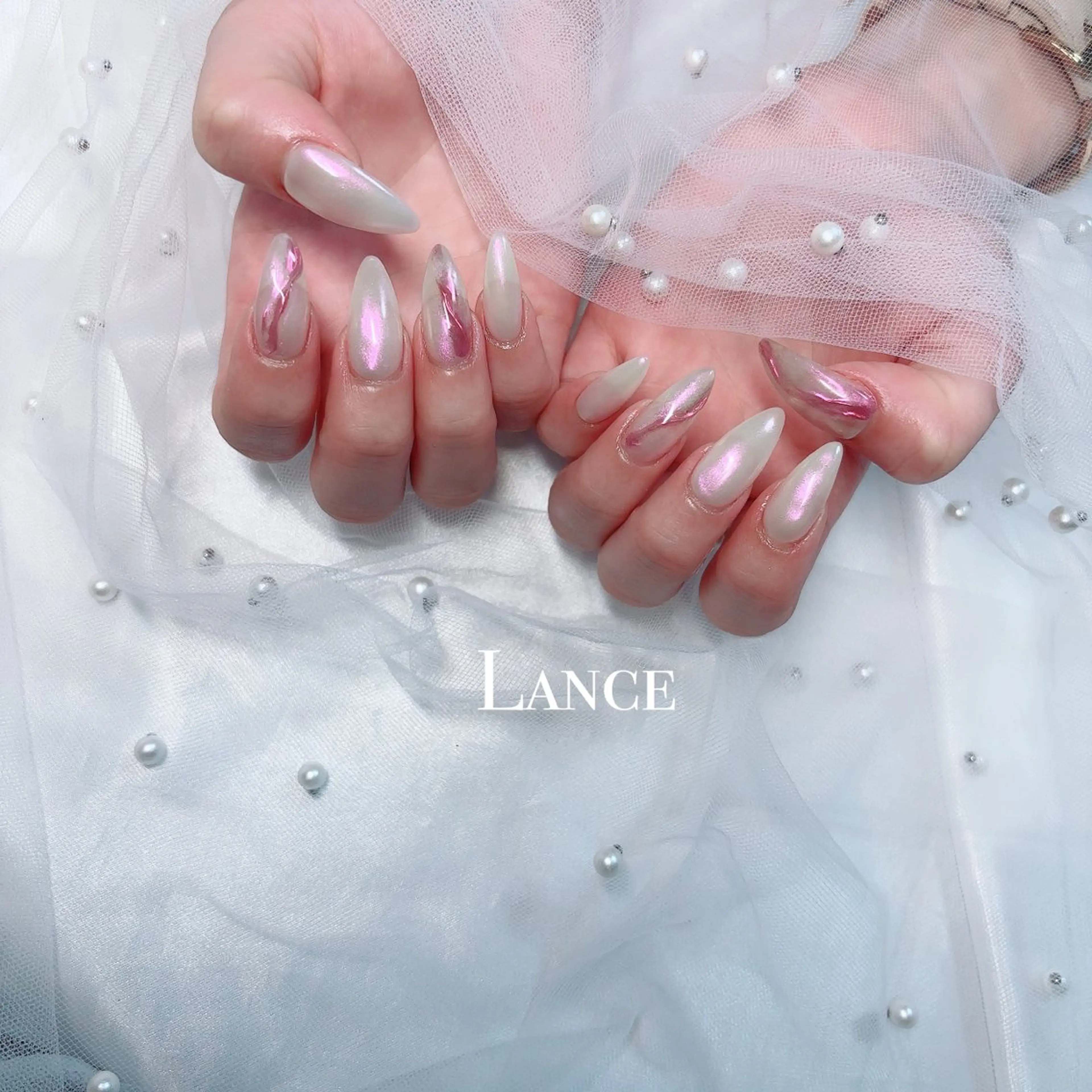 ネイル オーロラネイル キラキラネイル 韓国ネイル ワンホンネイル 冬ネイル ハンドネイル Lance nailのネイルデザイン