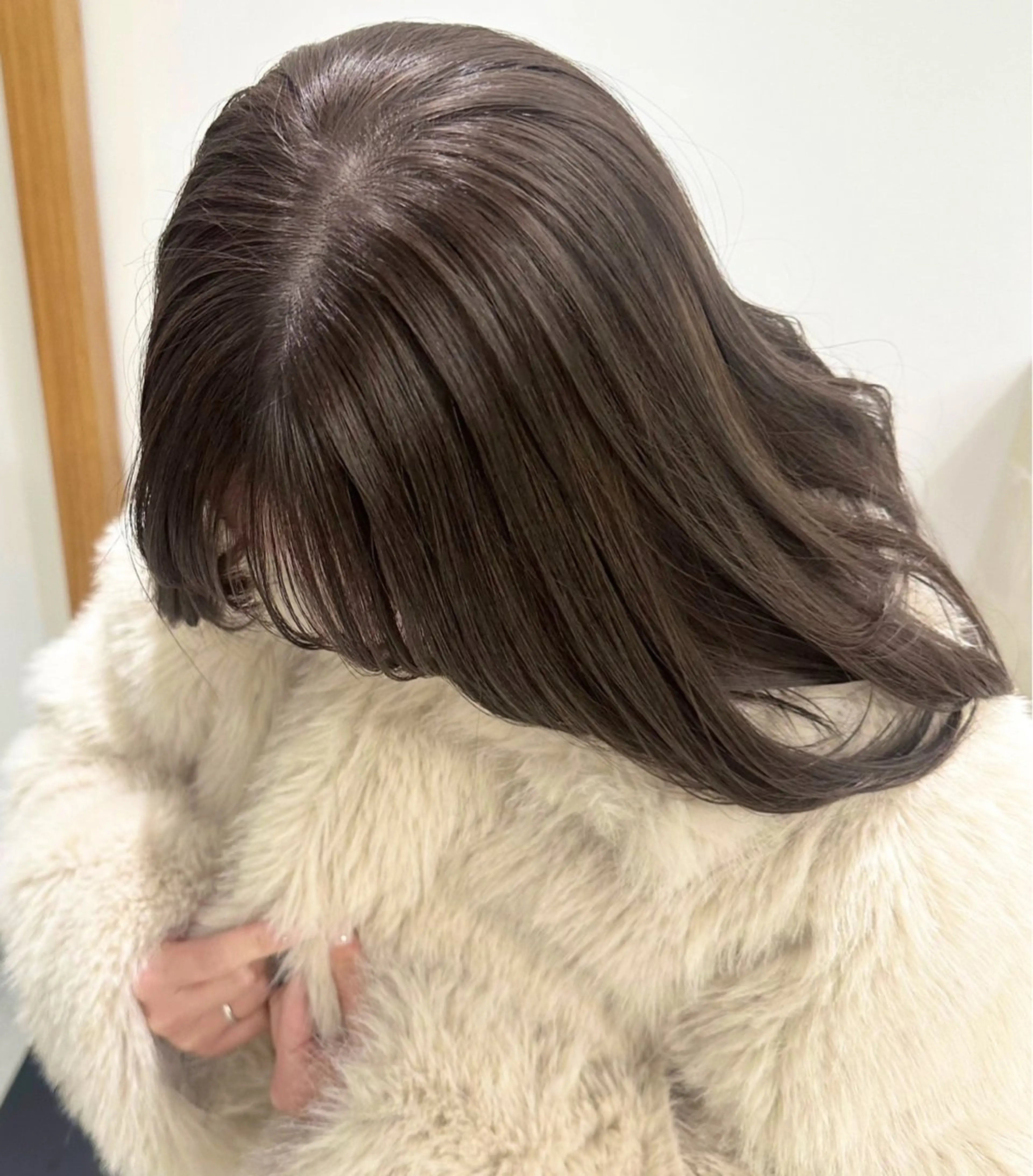 ミディアム カラー ブリーチ ダブルカラー グレージュ ブリーチなしカラー ヘアカラー トリートメント ハイトーン/透け感 カラー🎀真香のヘアスタイル