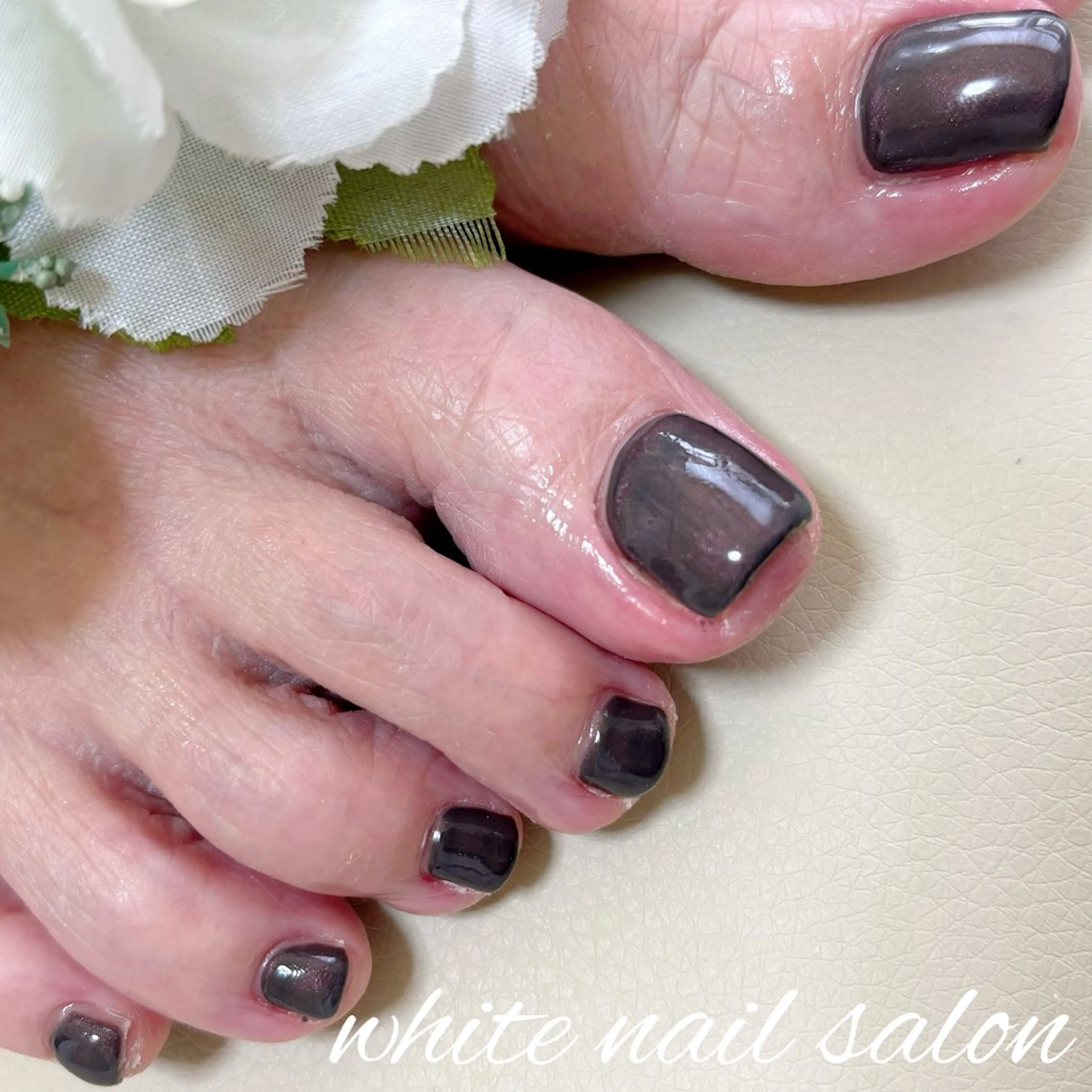 ネイル シンプルネイル ホワイト フットネイル white nail salonのネイルデザイン