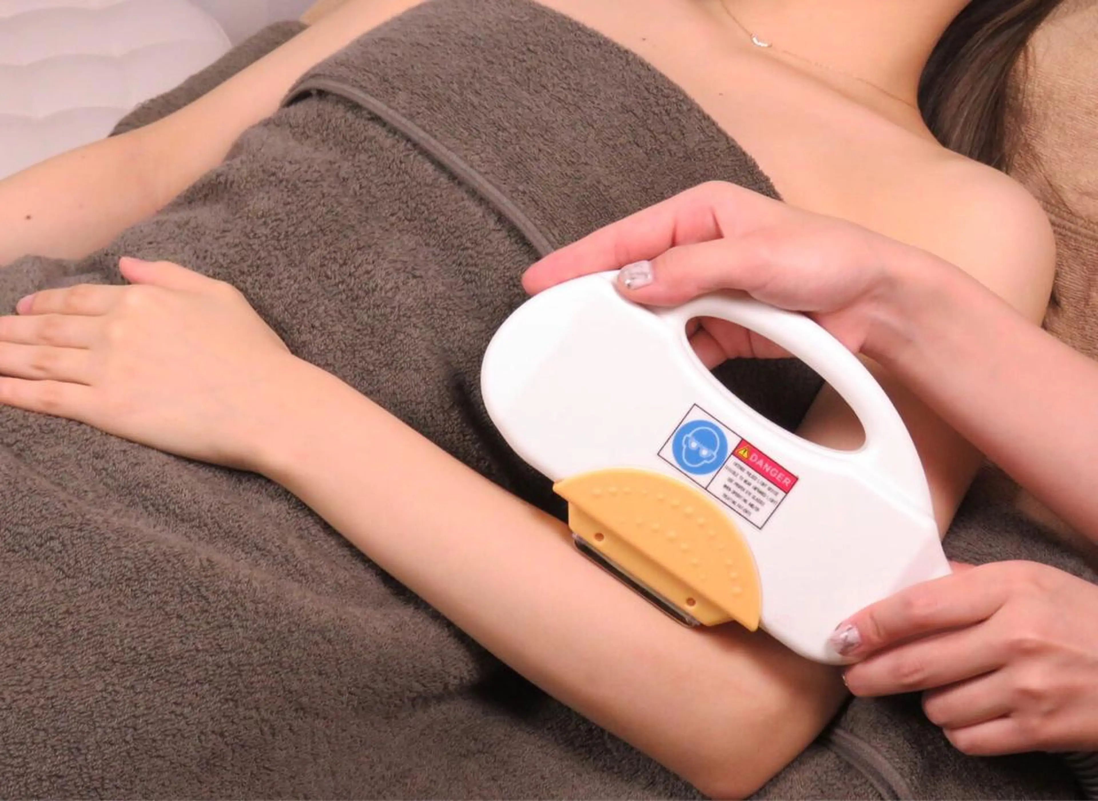 女性【全身脱毛(顔、VIO含む)】の写真