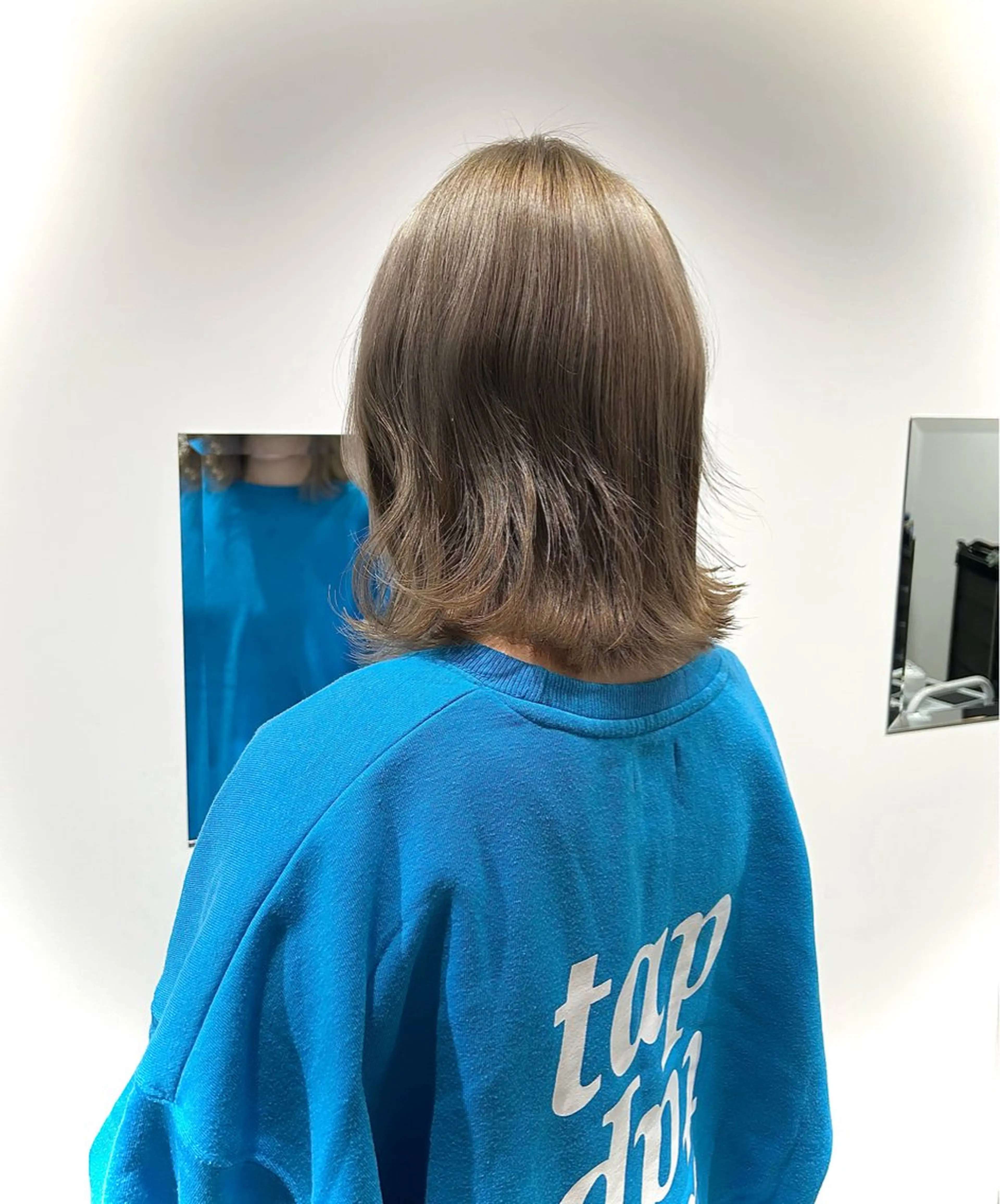 ミディアム カラー ベージュカラー ホワイトベージュ ヘアカラー ヘッドスパ スキバサミを使わない カット🌼唯🌼のヘアスタイル