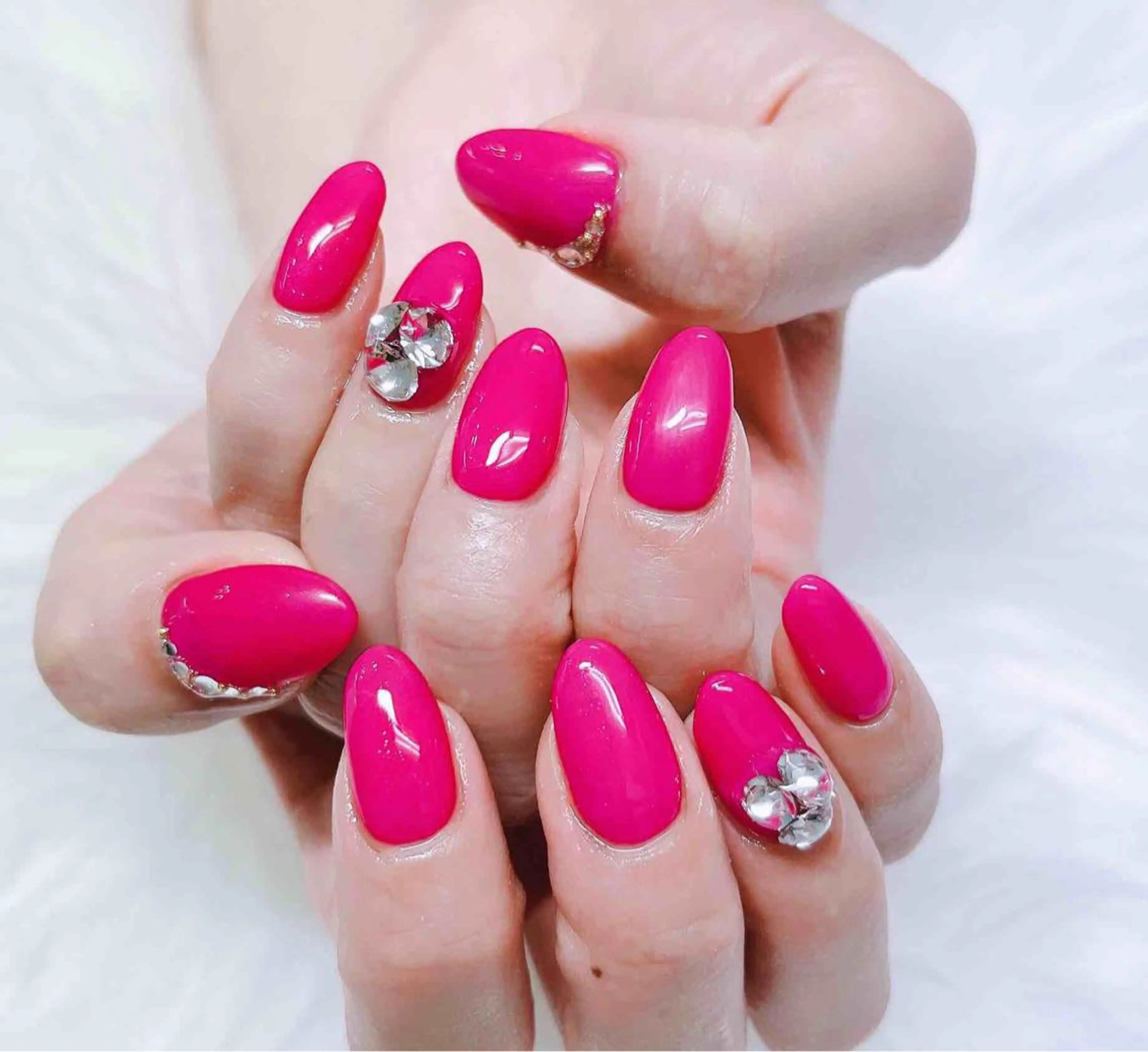 ネイル ハンドネイル MoonNail ユリ🌸のネイルデザイン