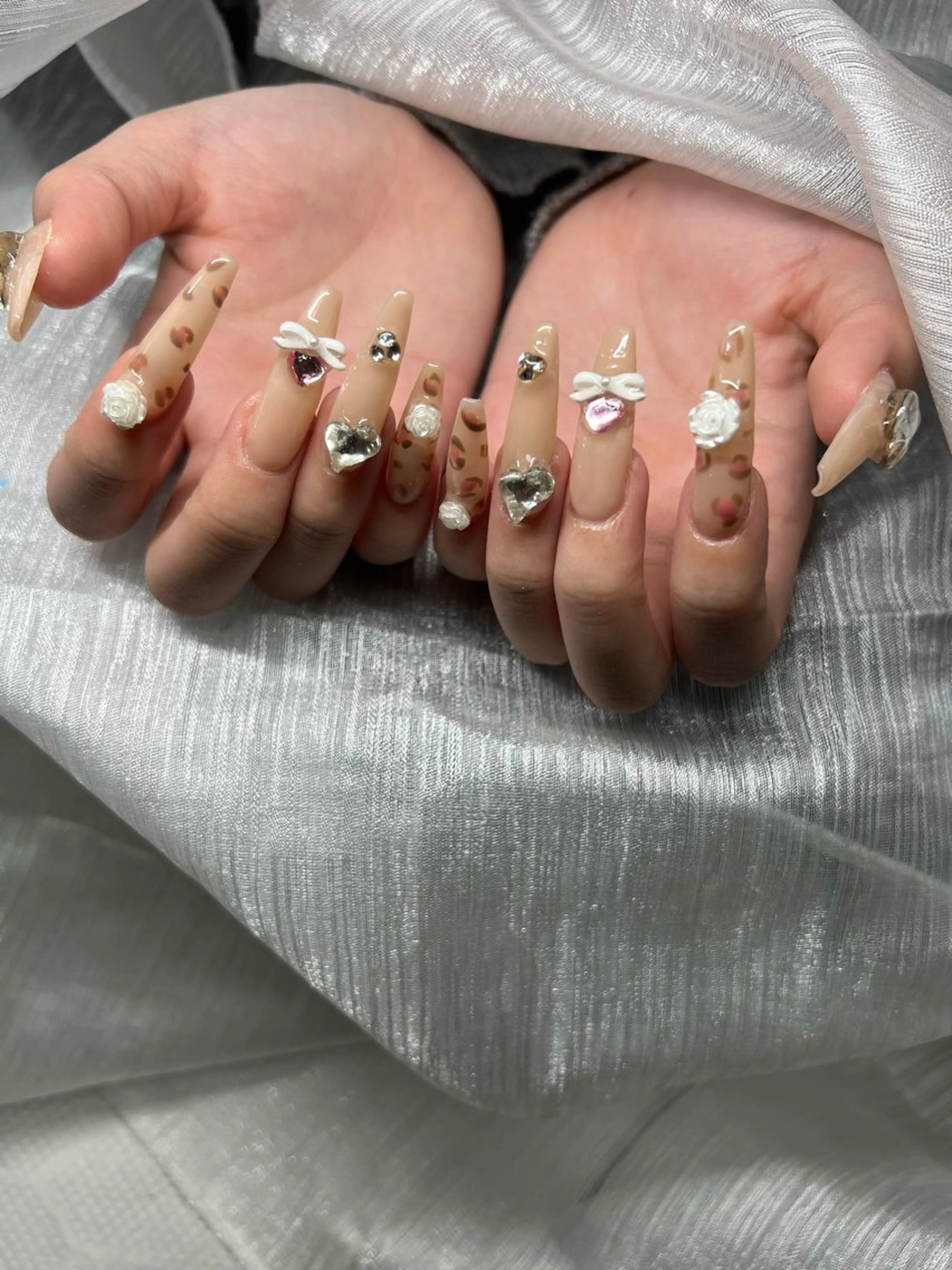 ネイル オーロラネイル チークネイル 長さ出し フットネイル フレンチネイル Lee Nails チップ長さだし専門店のネイルデザイン
