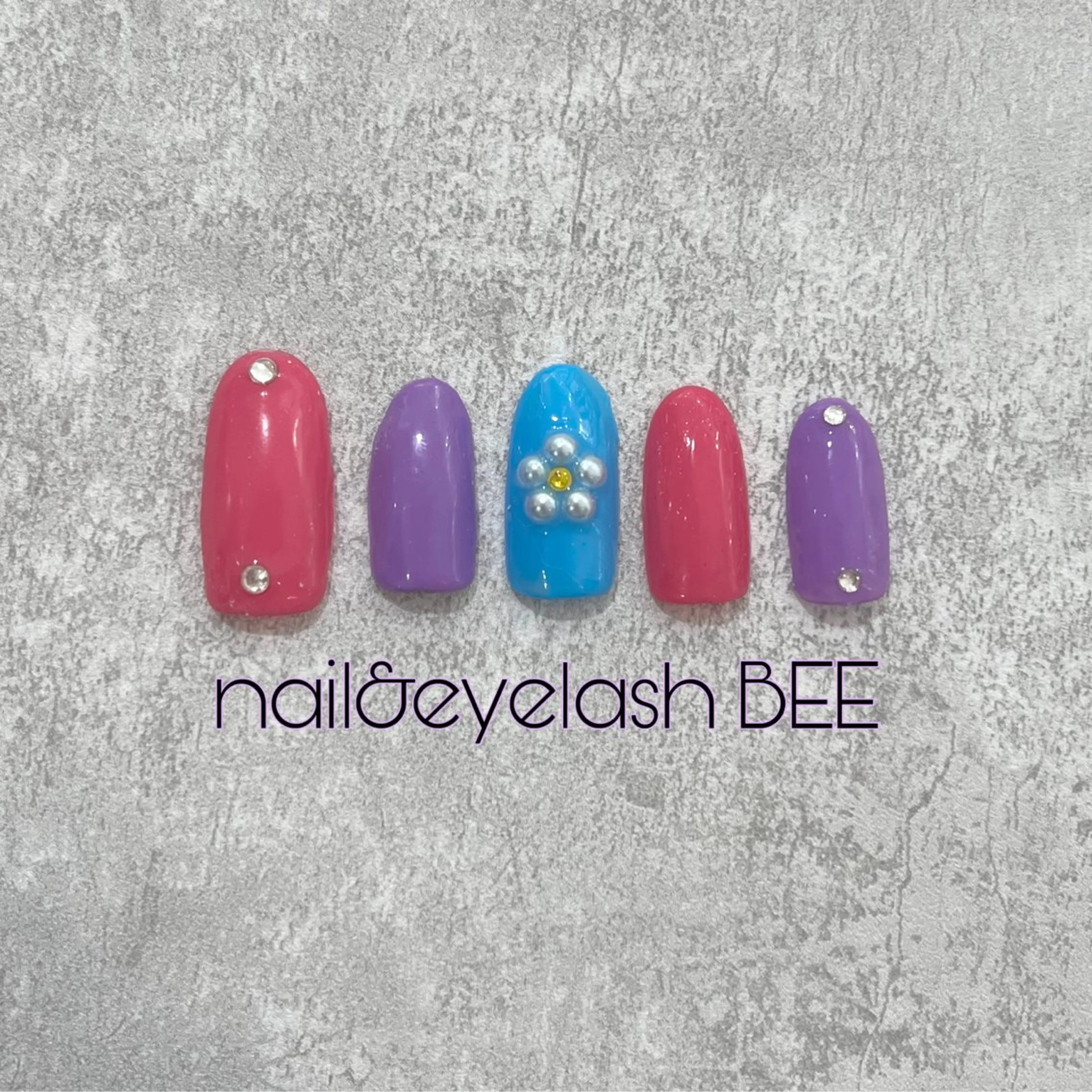 ネイル NailBee銀座店 🤎Akaのネイルデザイン
