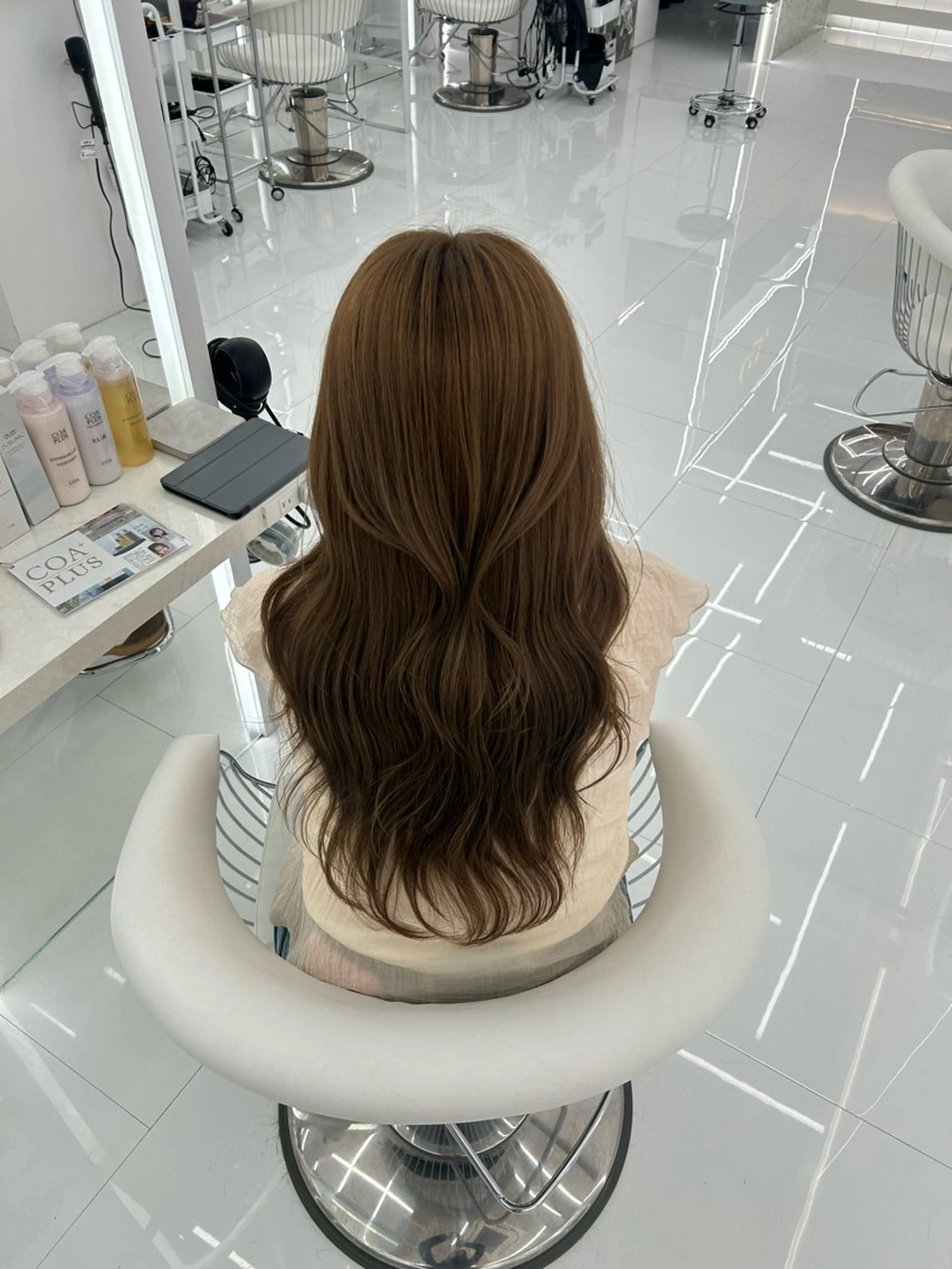 ロング ブリーチカラー COA YUZUのヘアスタイル