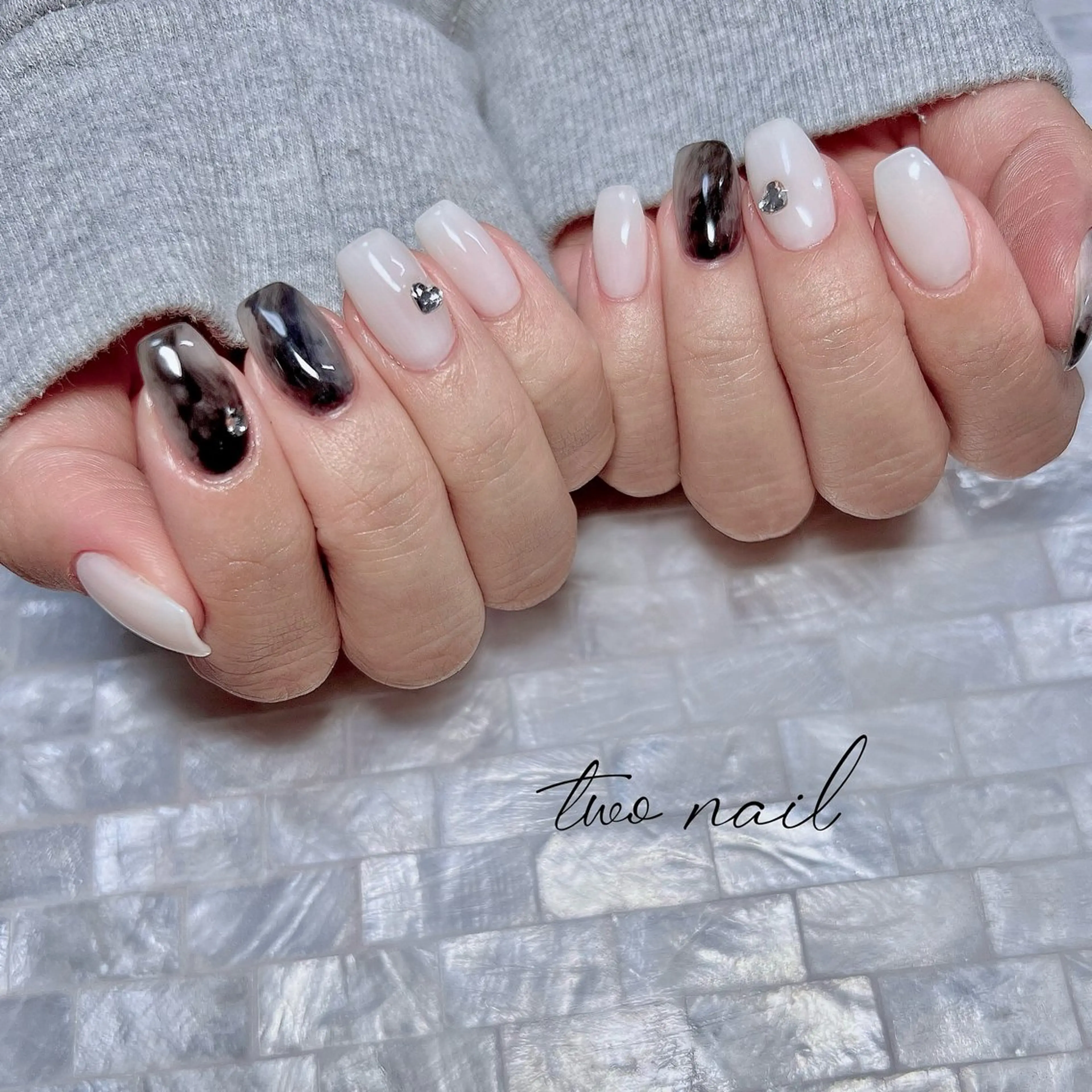 ネイル アートネイル ネイルチップ ホワイト ハンドネイル two nailのネイルデザイン