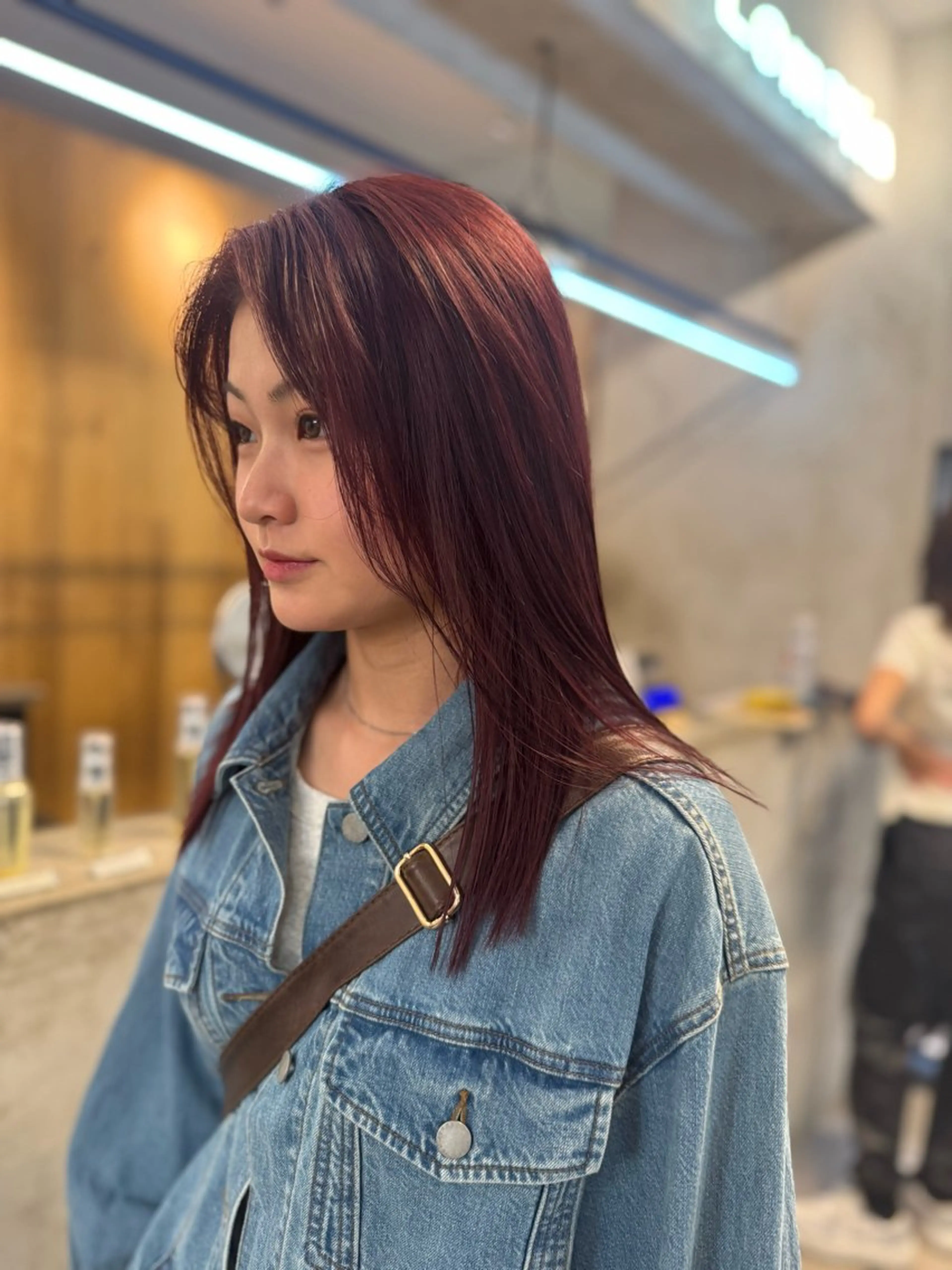 セミロング カラー ブリーチ 透明感カラー レッドカラー レイヤーカット ヘアカラー トリートメント Lomalia 🤍🫧/makoのヘアスタイル