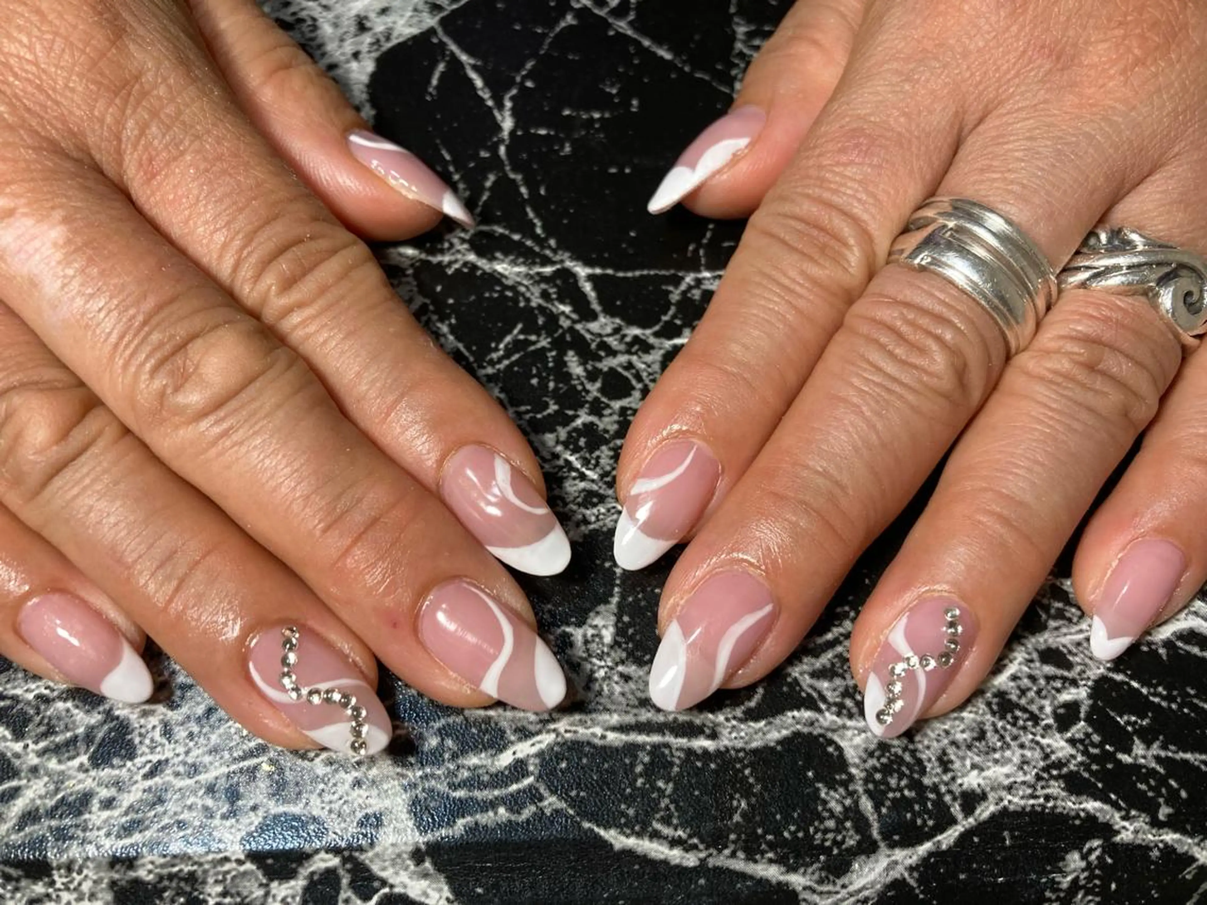 ショート ネイル ハンドネイル フットネイル ✴︎ Delightのネイルデザイン