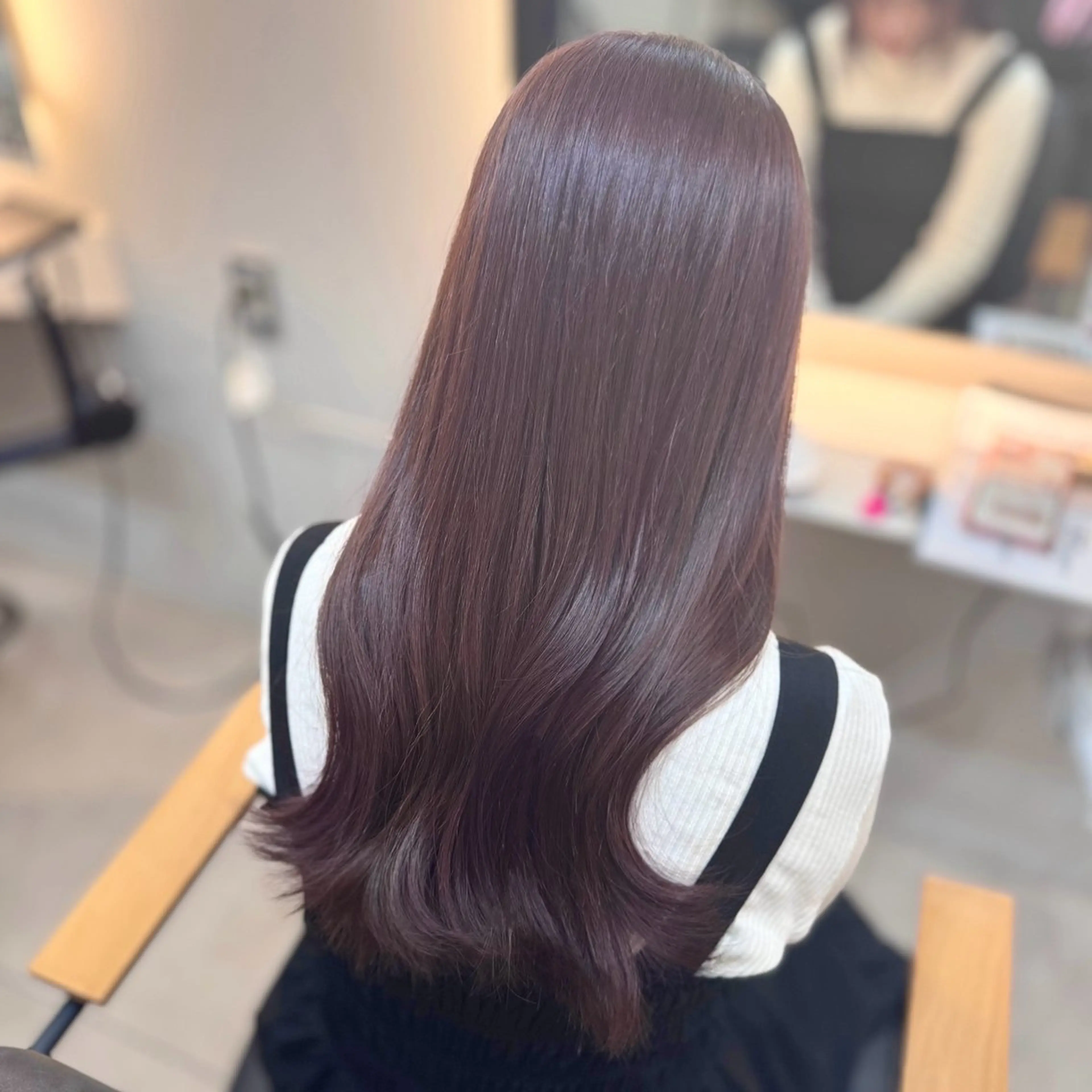 ロング 松葉 柚月のヘアスタイル