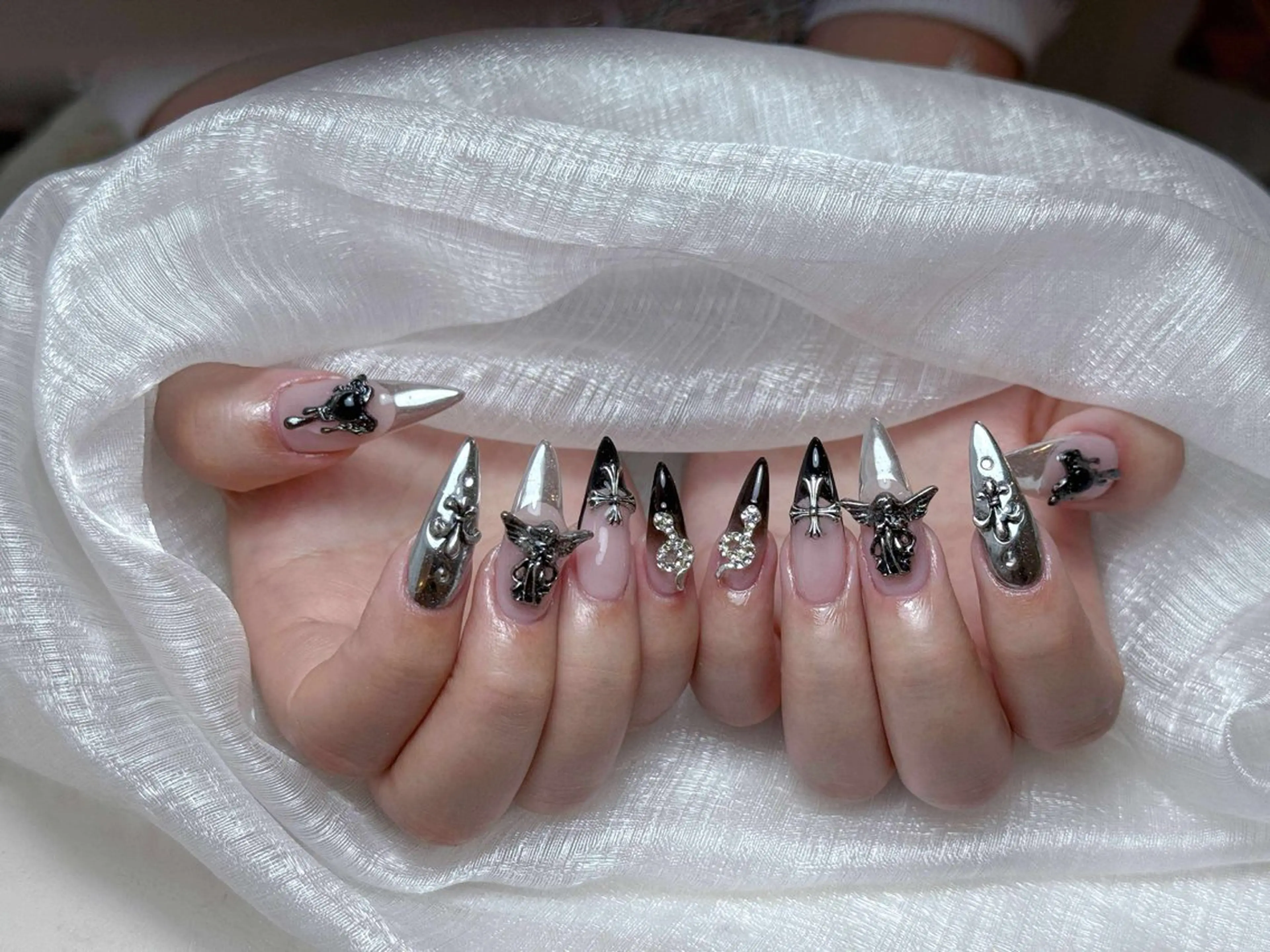 ネイル アートネイル 成人式 ジェルネイル ニュアンスネイル 夏ネイル Nie Nail Shinokuboのネイルデザイン