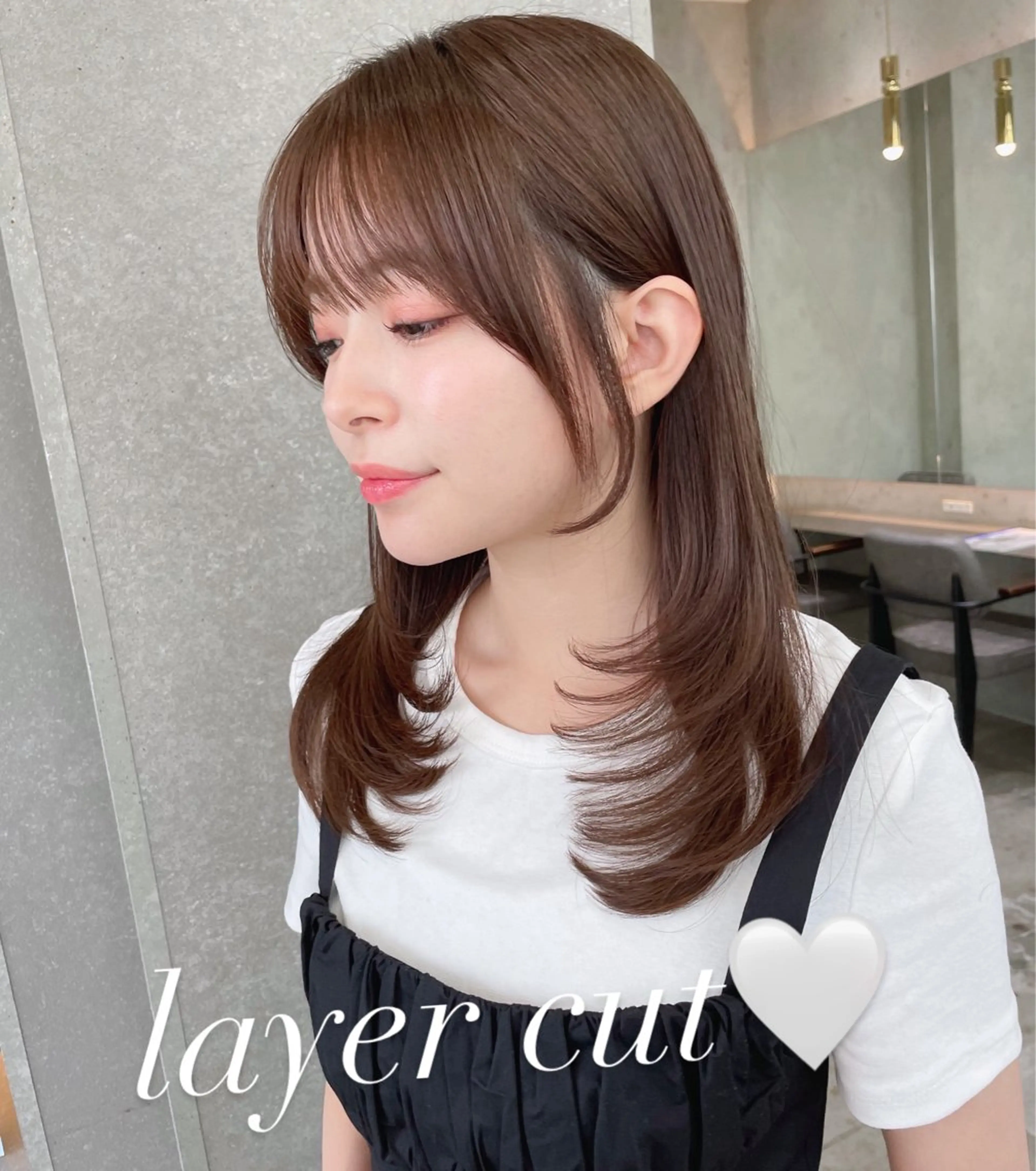 セミロング カット ヘアカラー トリートメント 山本翔一郎 韓国顔周りレイヤーのヘアスタイル