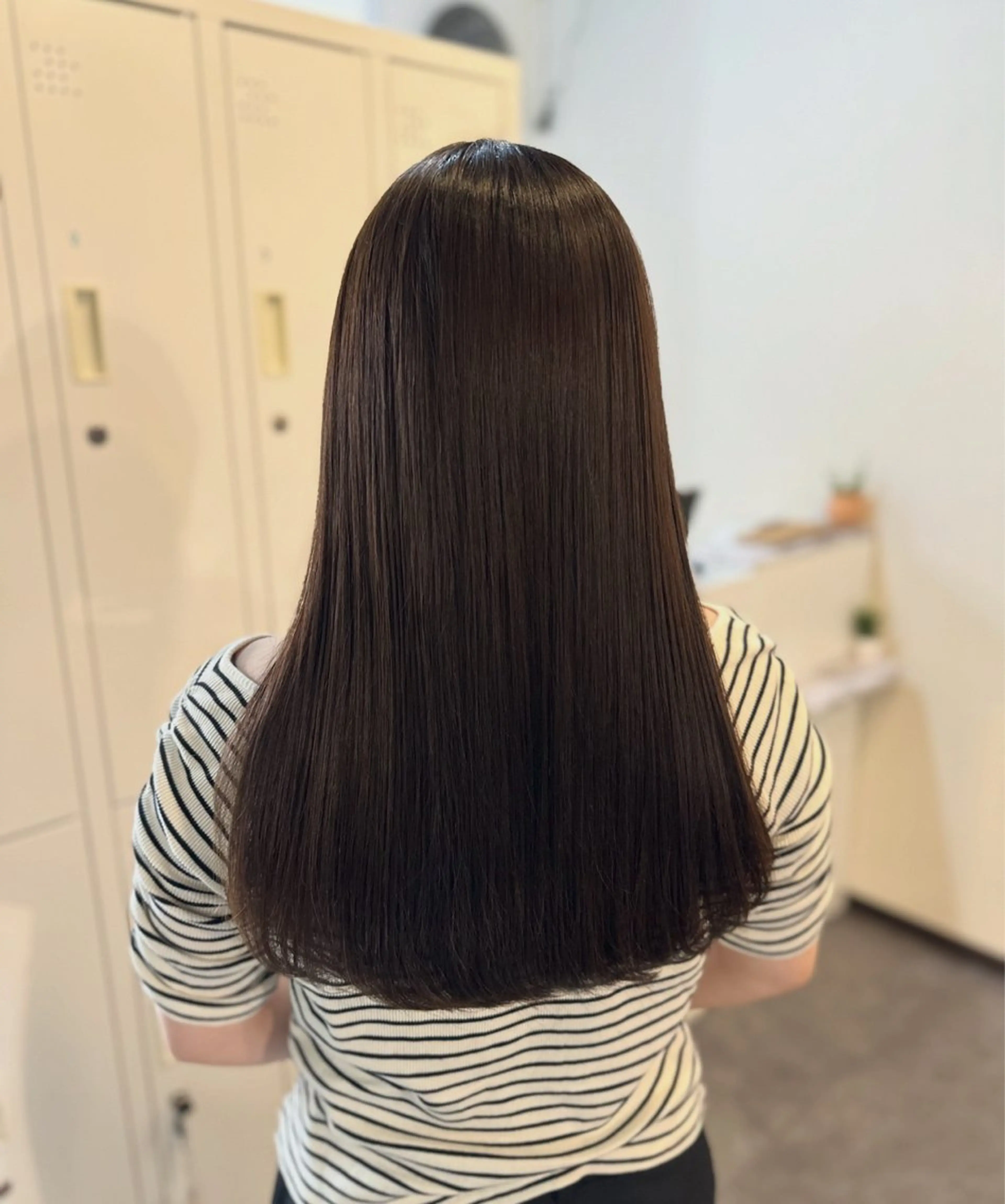セミロング カラー ブラウンカラー チョコレートブラウン カット ヘアカラー トリートメント Sherry/R 三川町　木村祐里奈のヘアスタイル