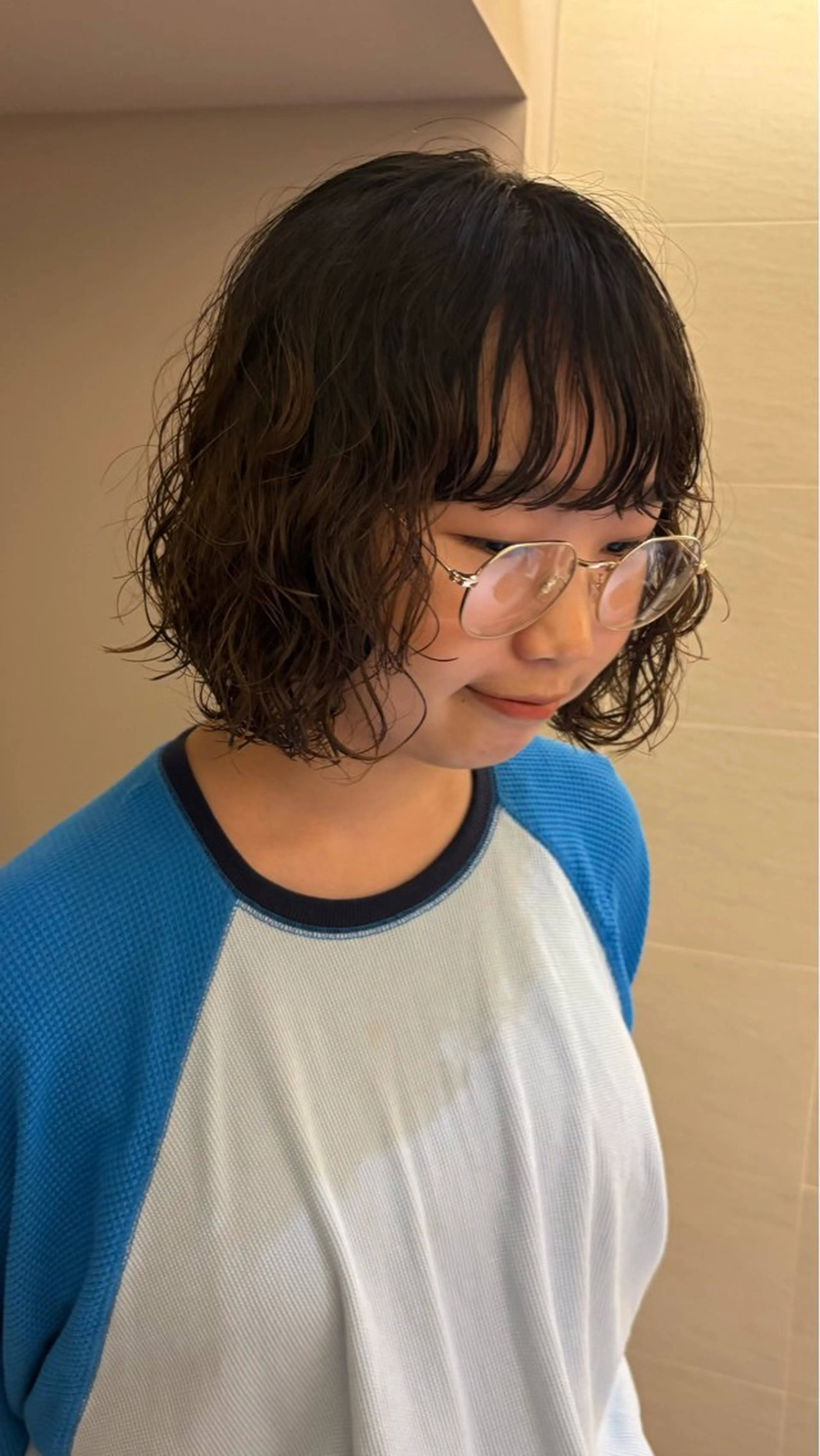 ショート パーマ 《センターパート / perm》ナミのヘアスタイル