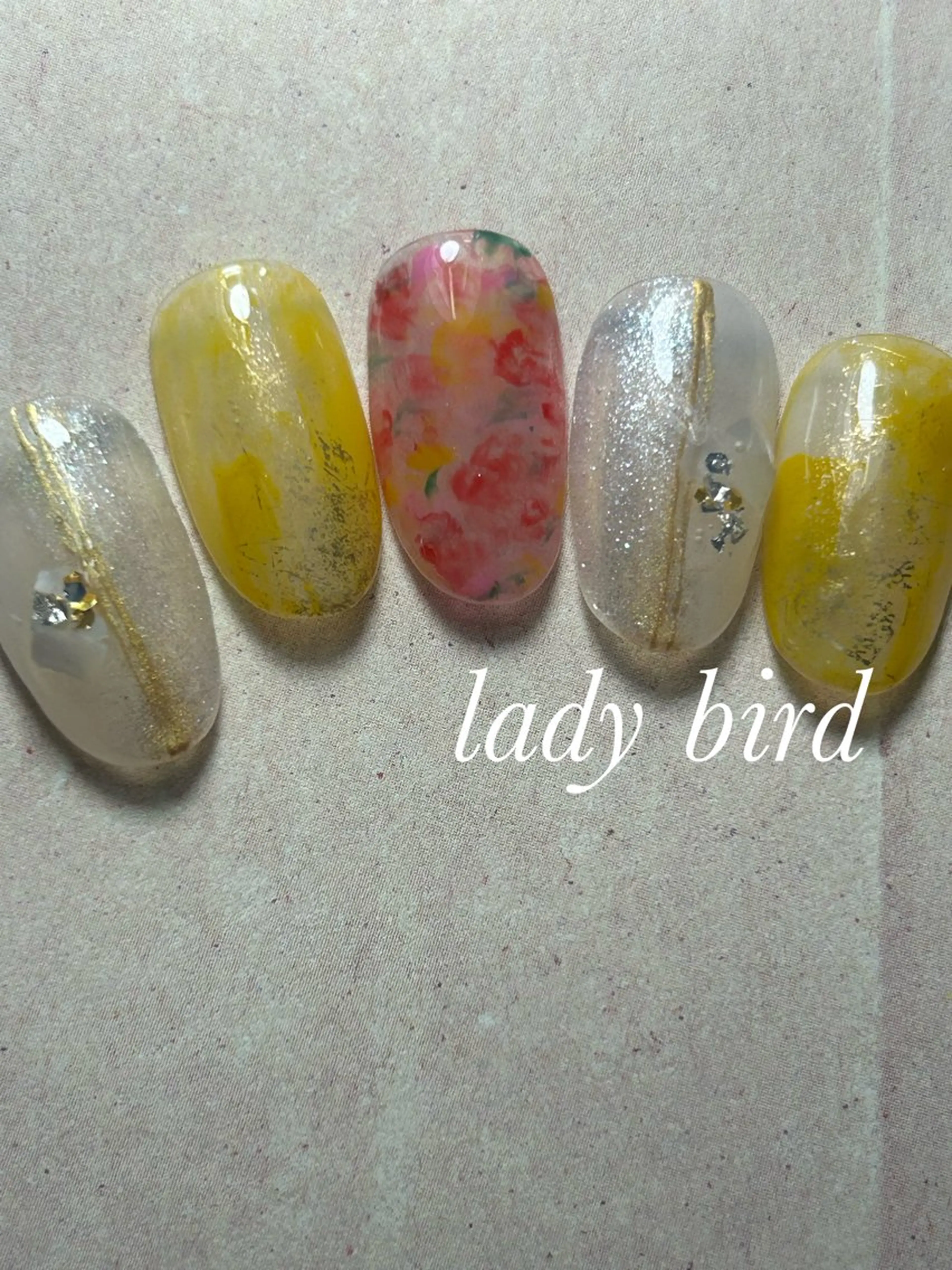 ネイル lady bird yoshieのネイルデザイン