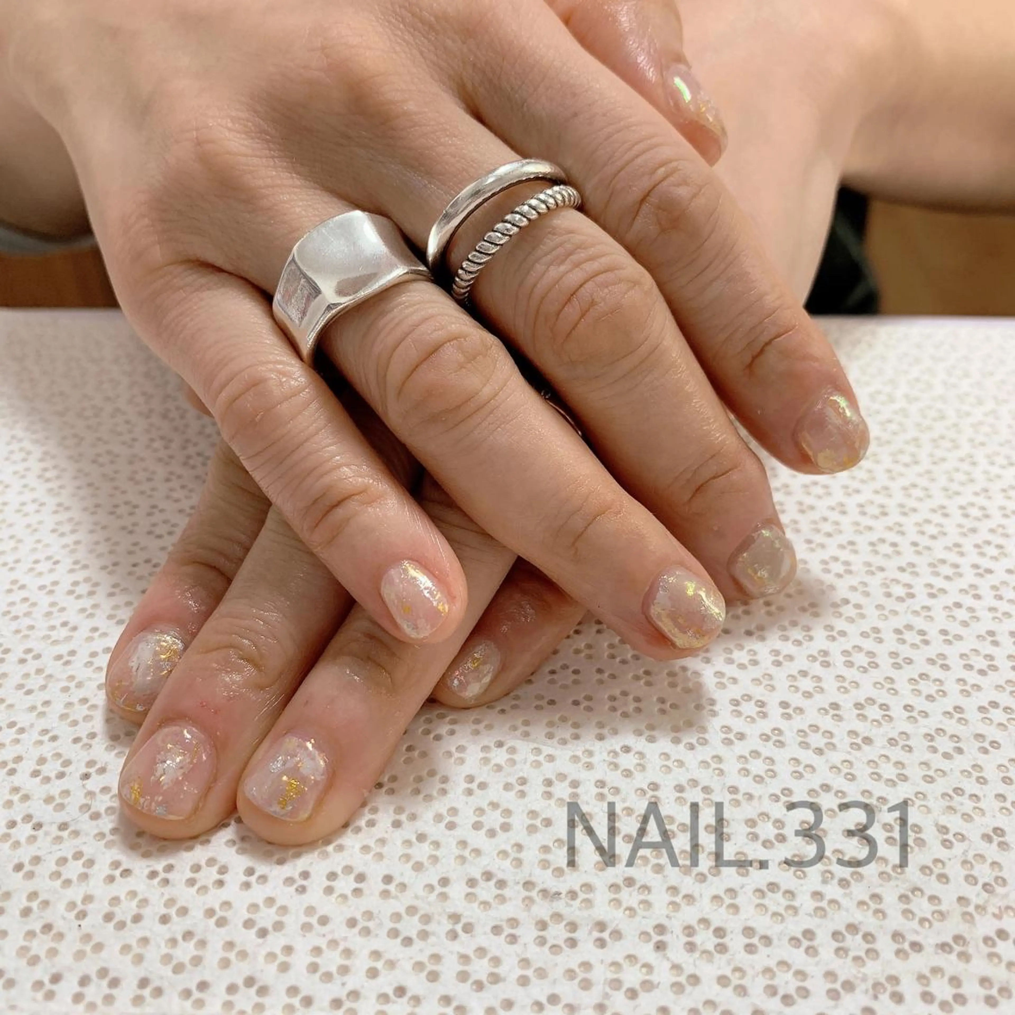 ネイル オーロラネイル ニュアンスネイル ハンドネイル NAIL.331所属・Nail 331のネイルデザイン