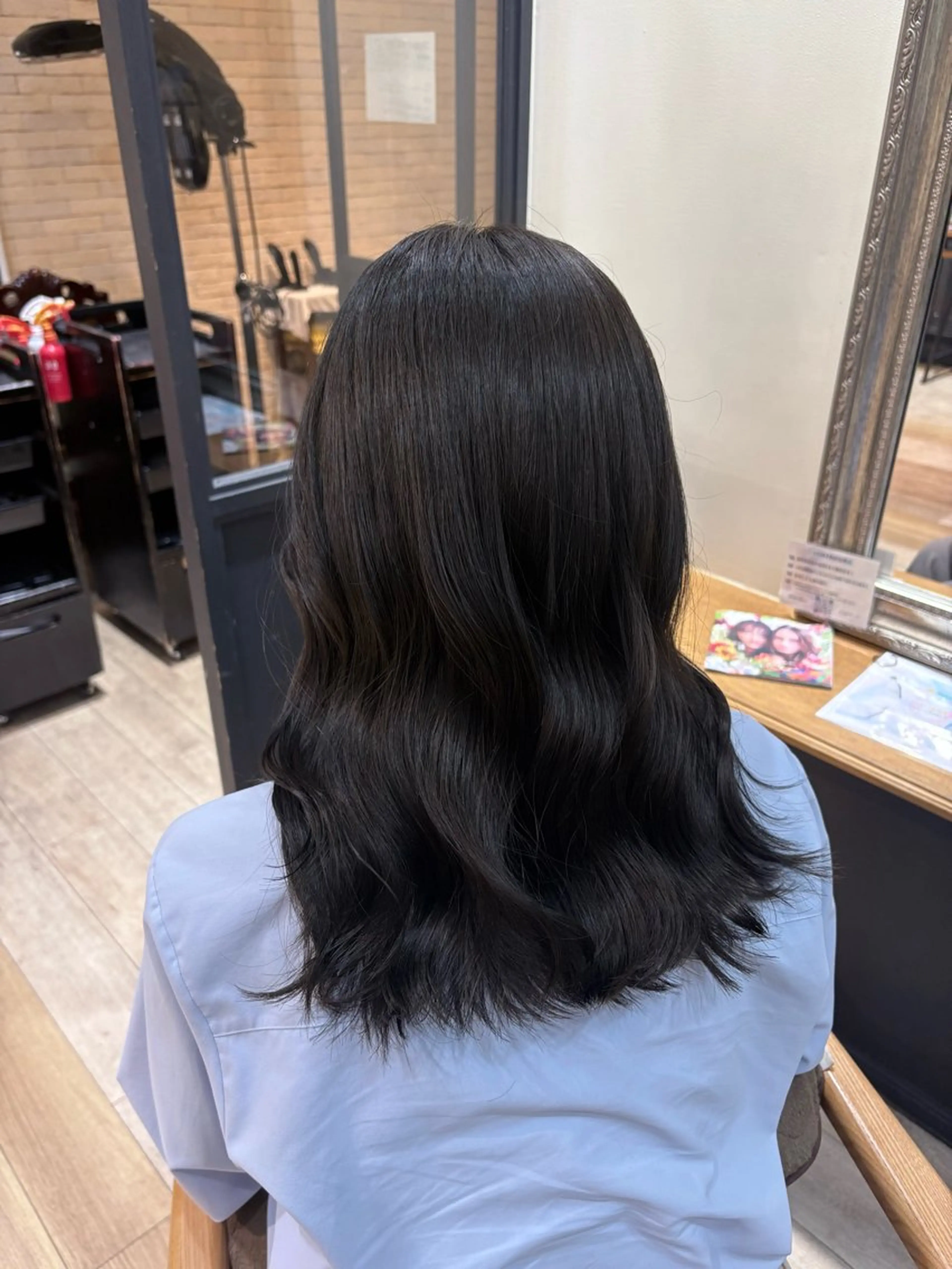 カラー ヘアカラー トリートメント しおり🍬 KOKORO🤍のヘアスタイル