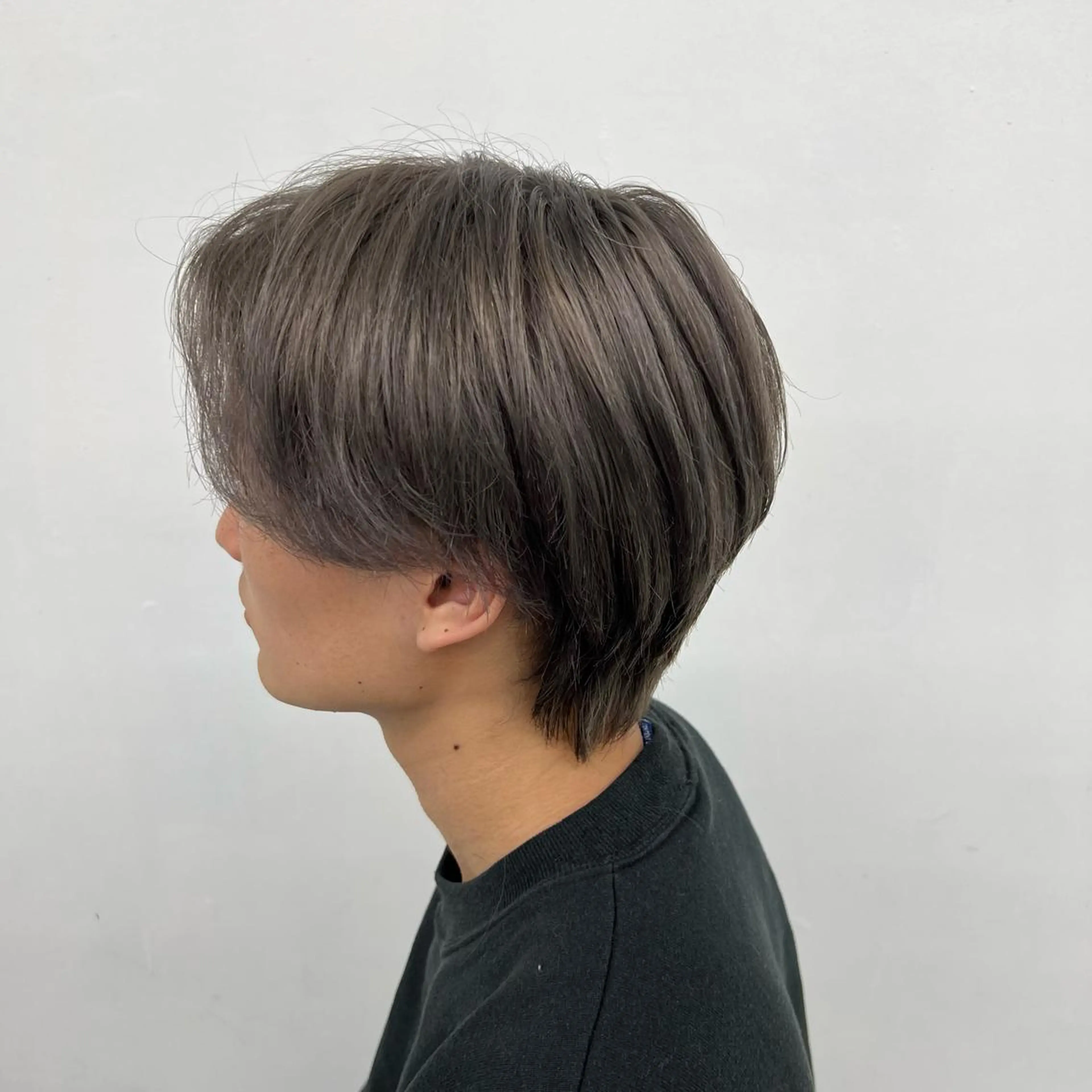 ミディアム カラー 豊崎 佑輔のヘアスタイル