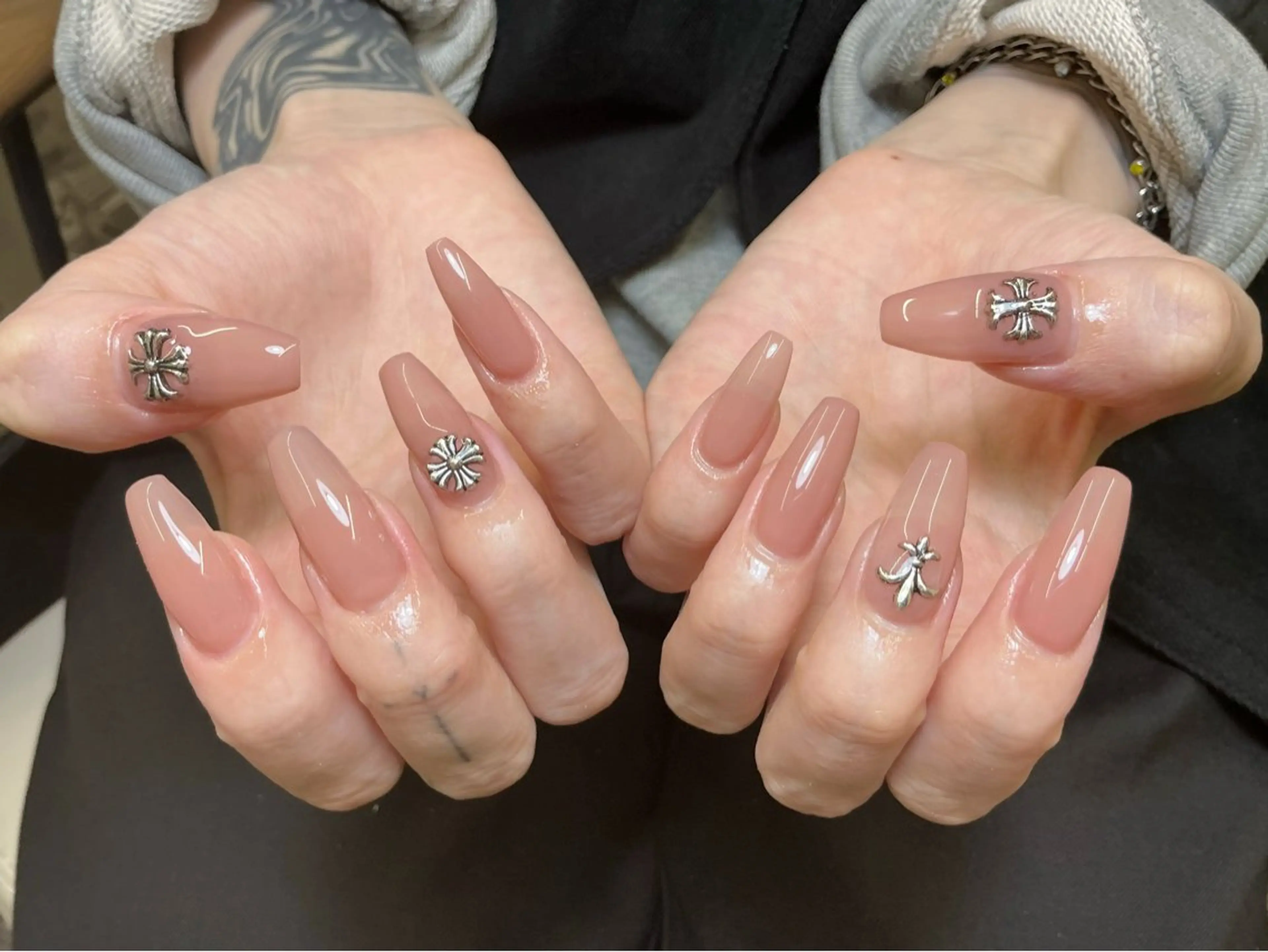ネイル オーロラネイル 長さ出し フレンチネイル ジェルネイル ガラスフレンチ ハンドネイル Rela・S NAILのネイルデザイン