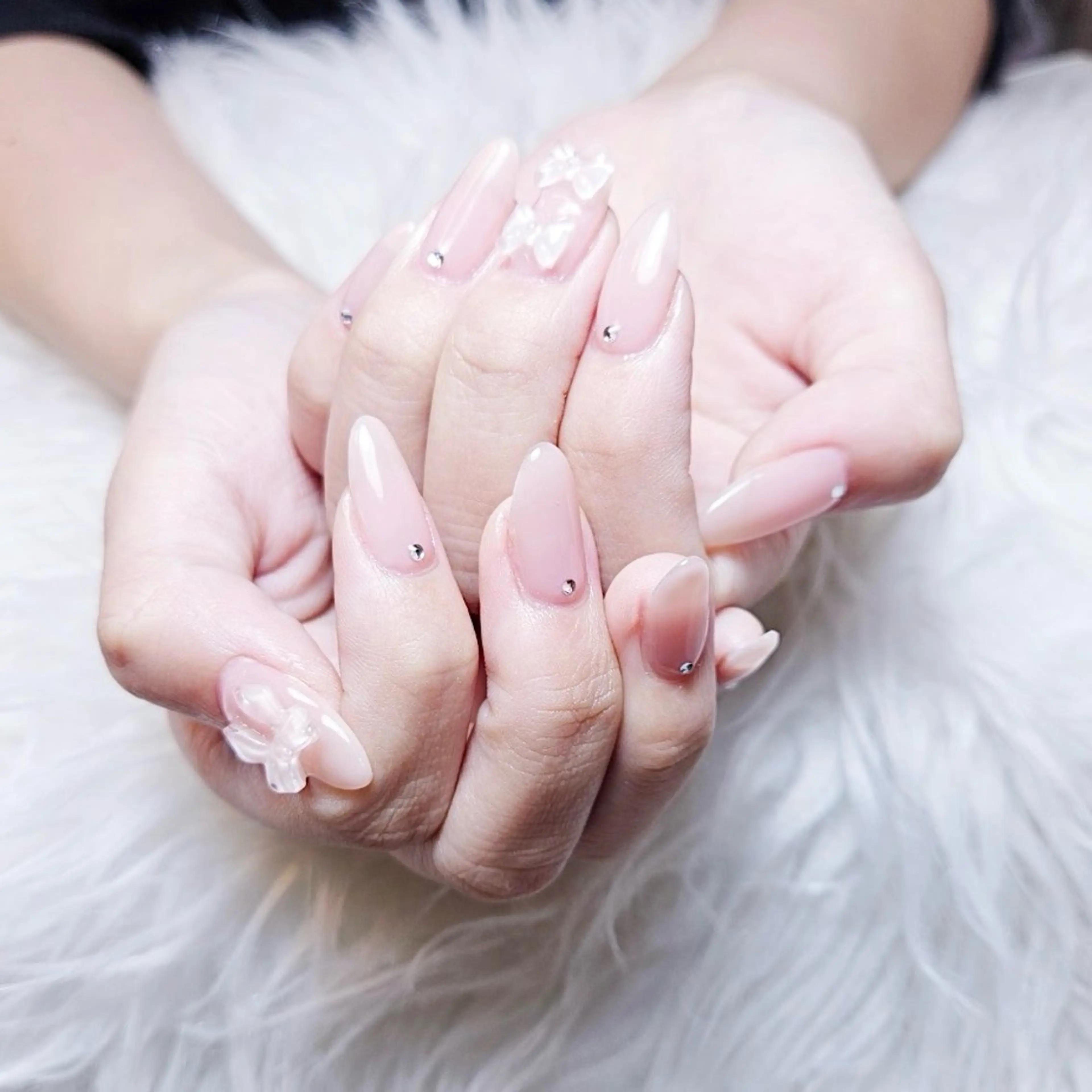 ネイル ハンドネイル 🍭Yun nail hyejin🌸のネイルデザイン