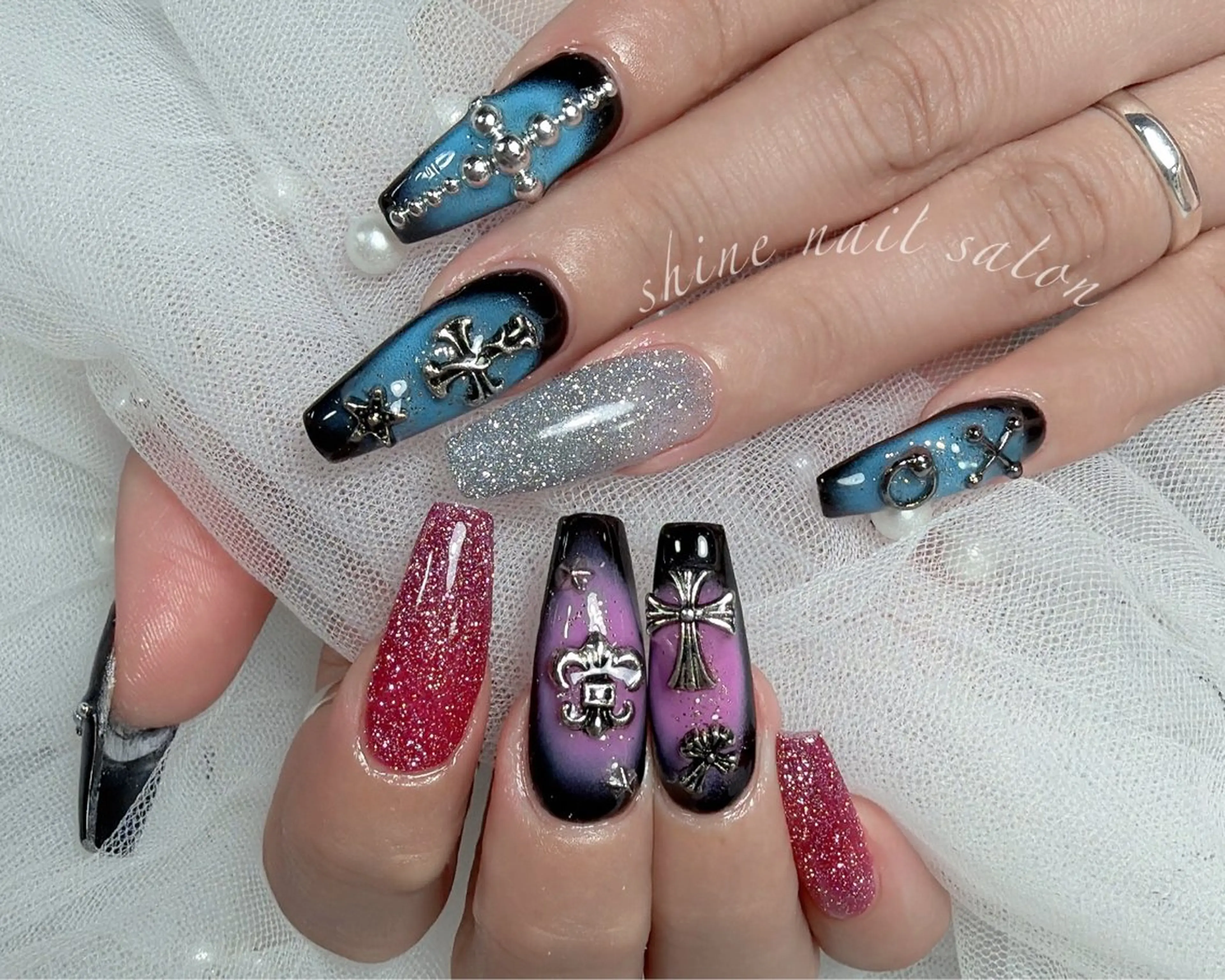 ネイル ハンドネイル shineジェル& チップ長さだしのネイルデザイン