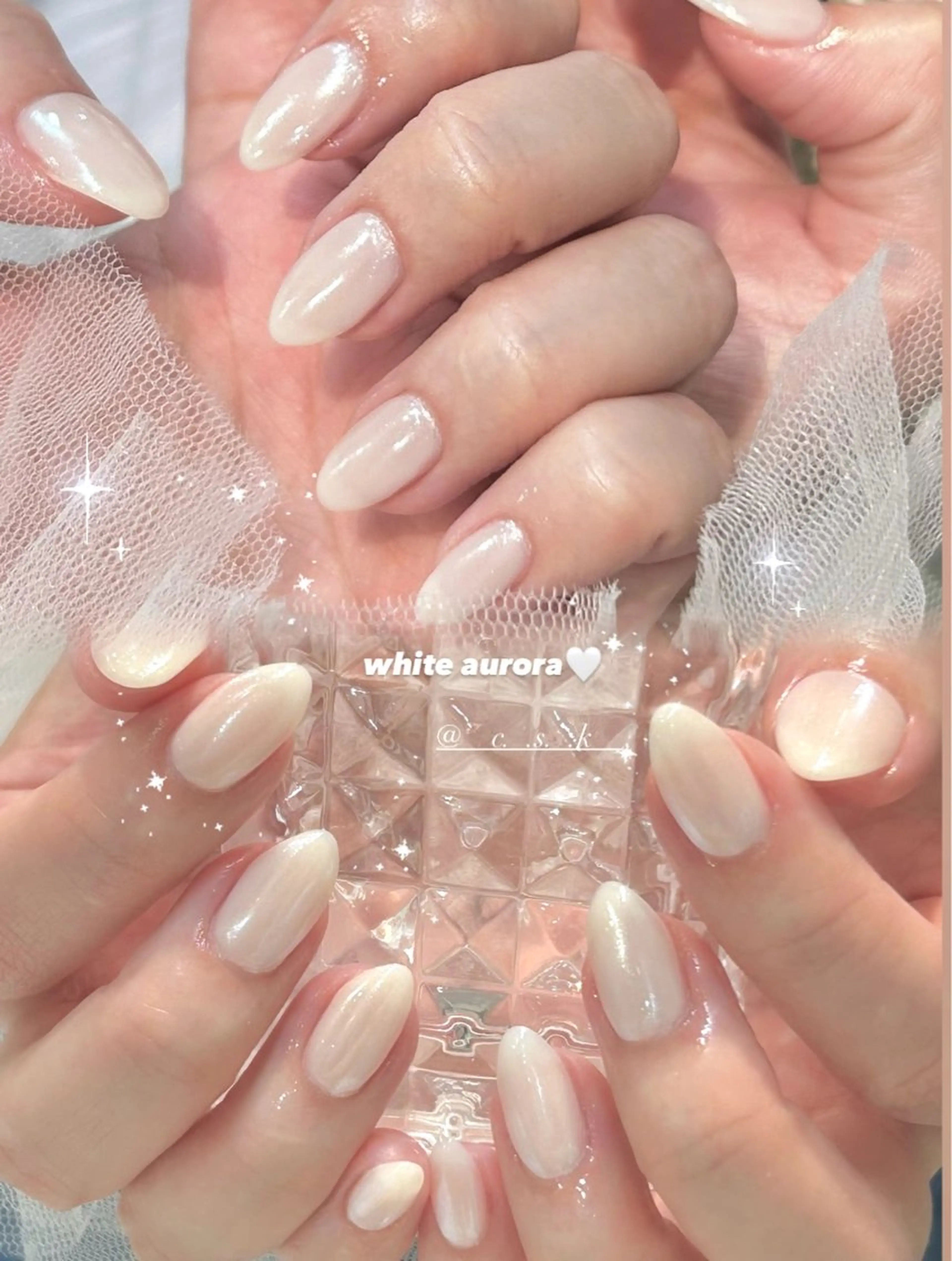ネイル オーロラネイル クリアネイル ワンカラーネイル シンプルネイル ホワイト ハンドネイル 🎀チーク/ちゅるん 🫧chisa🎀のネイルデザイン