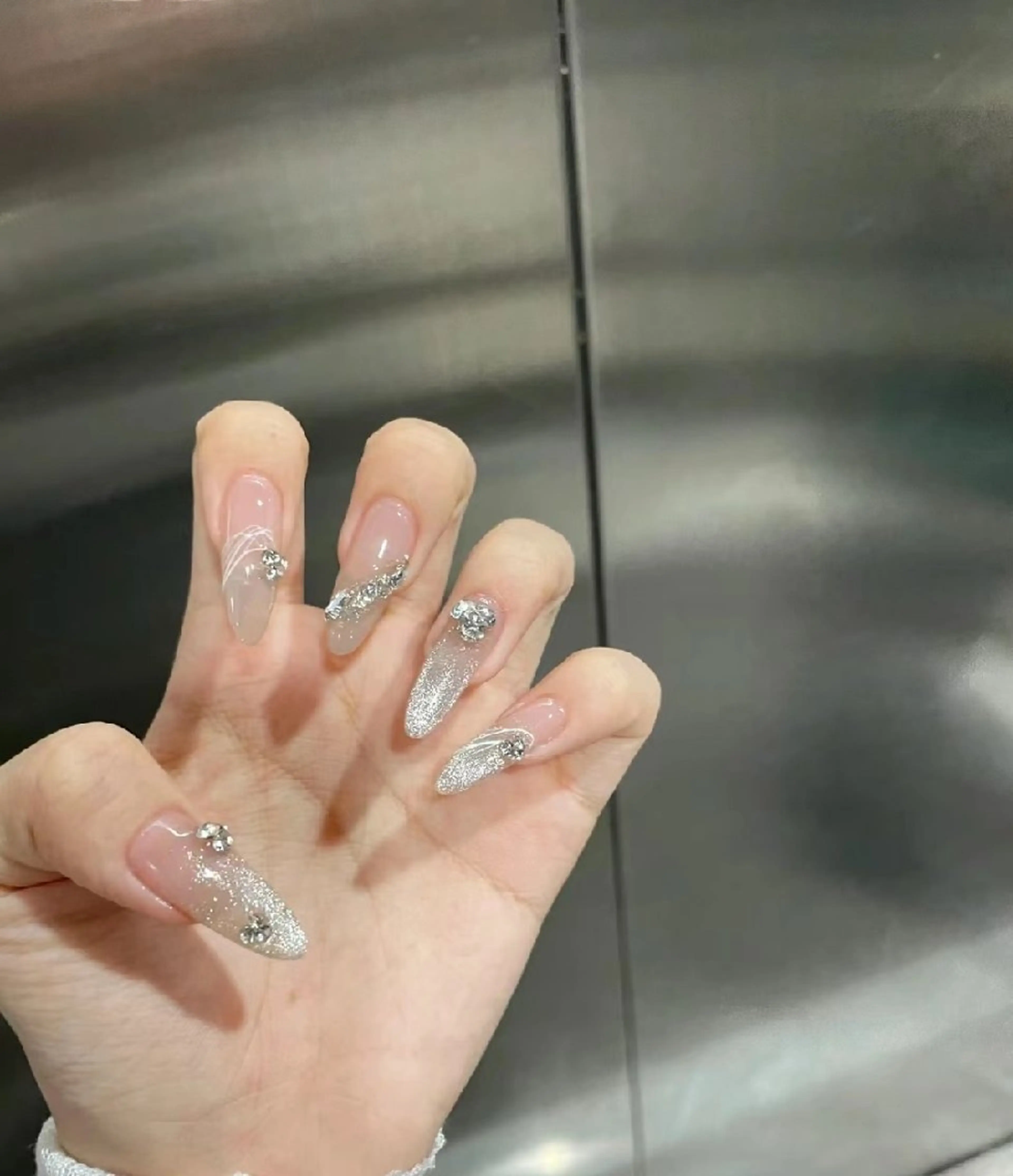 シンプルデザイン+パーツ付け放題の写真