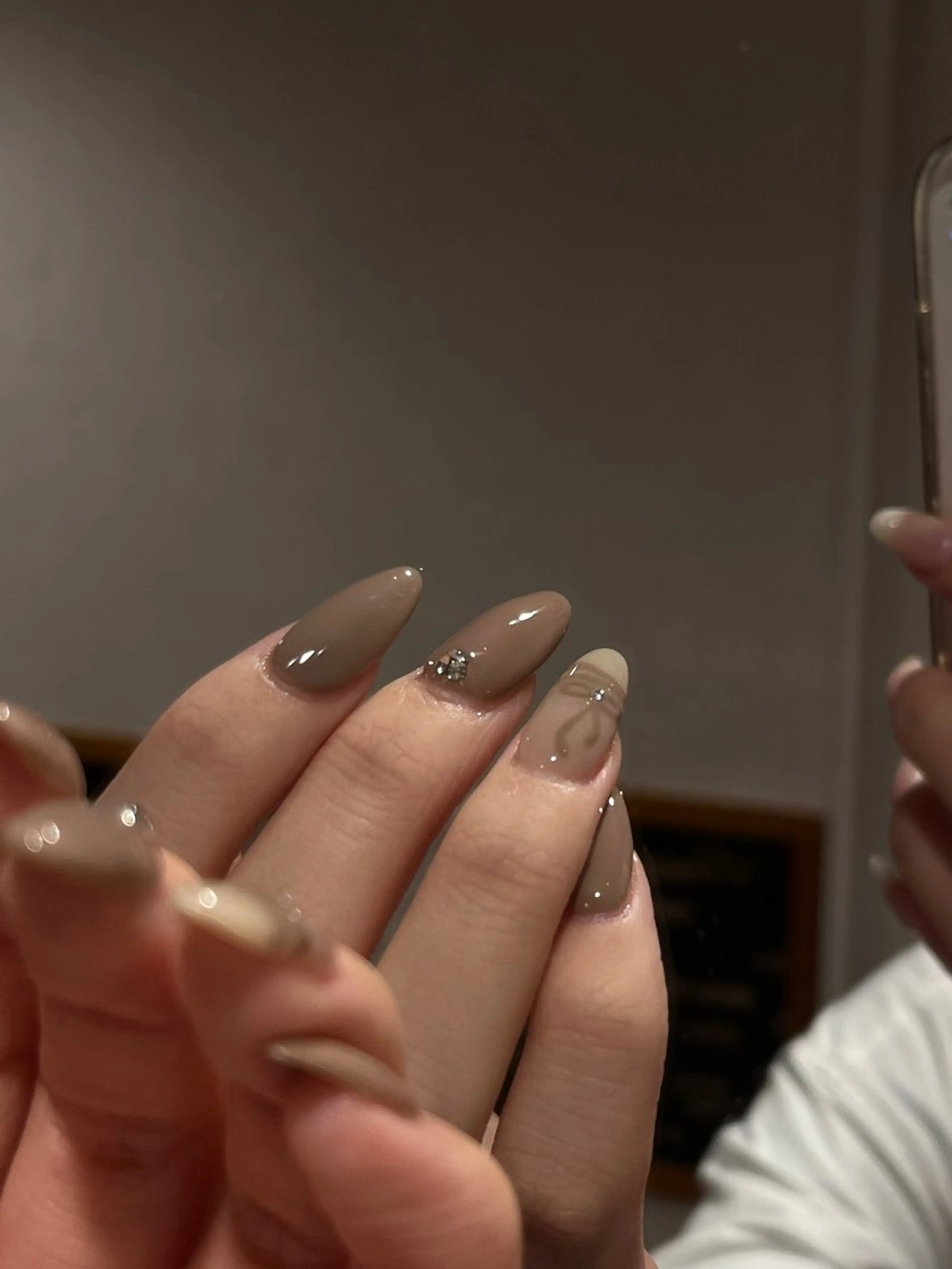 ネイル ブラウン ジェルネイル オフィスネイル パラジェル リボン ハンドネイル Bianca 今池　Yamazoeのネイルデザイン