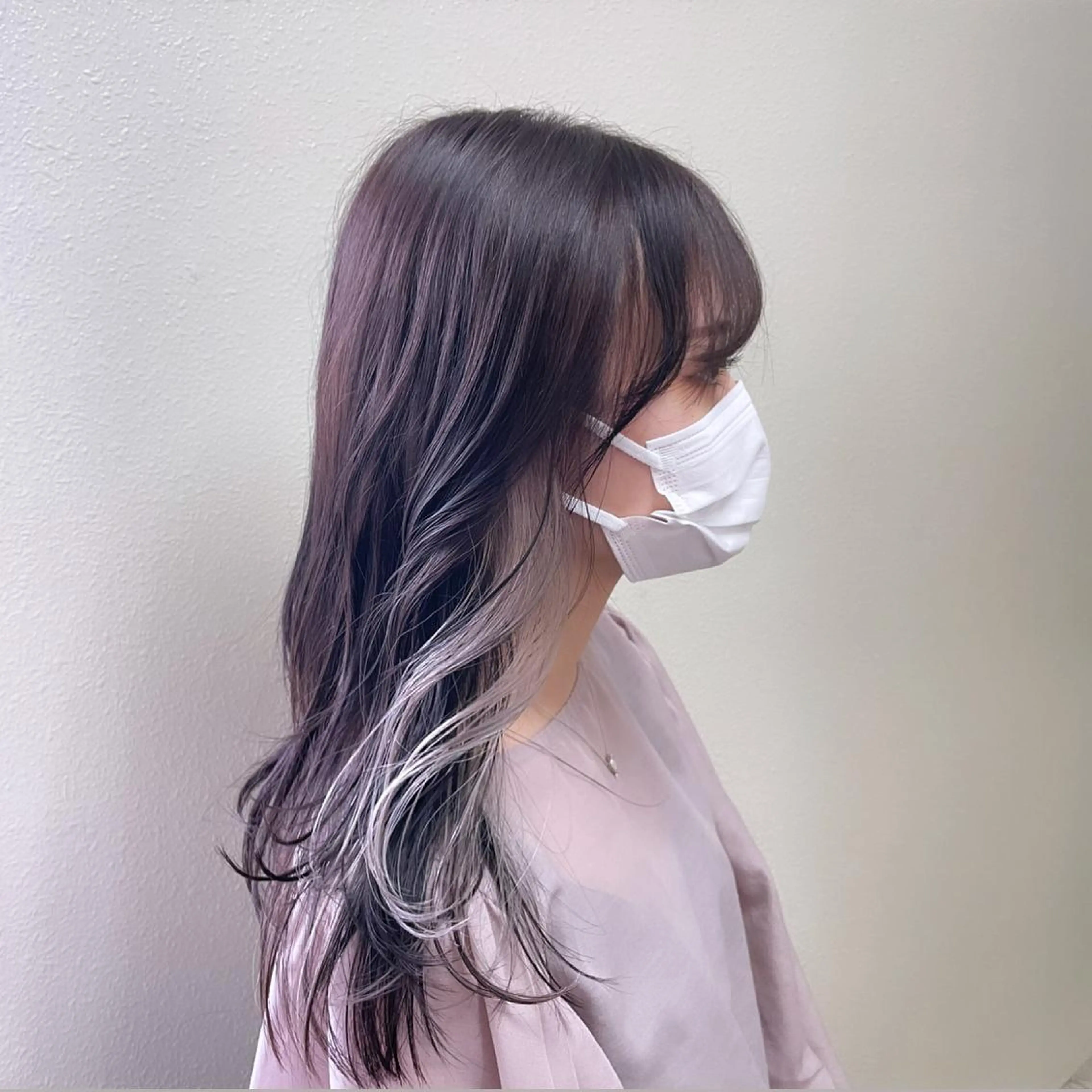 ミディアム カラー パーマ ヘアアレンジ メンズ キッズ ネイル マツエク・マツパ メンズブリーチ メンズハイライト メンズインナーカラー メンズ韓国風 ブリーチ 切りっぱなしヘアボブ ミディアムヘアRYOのヘアスタイル
