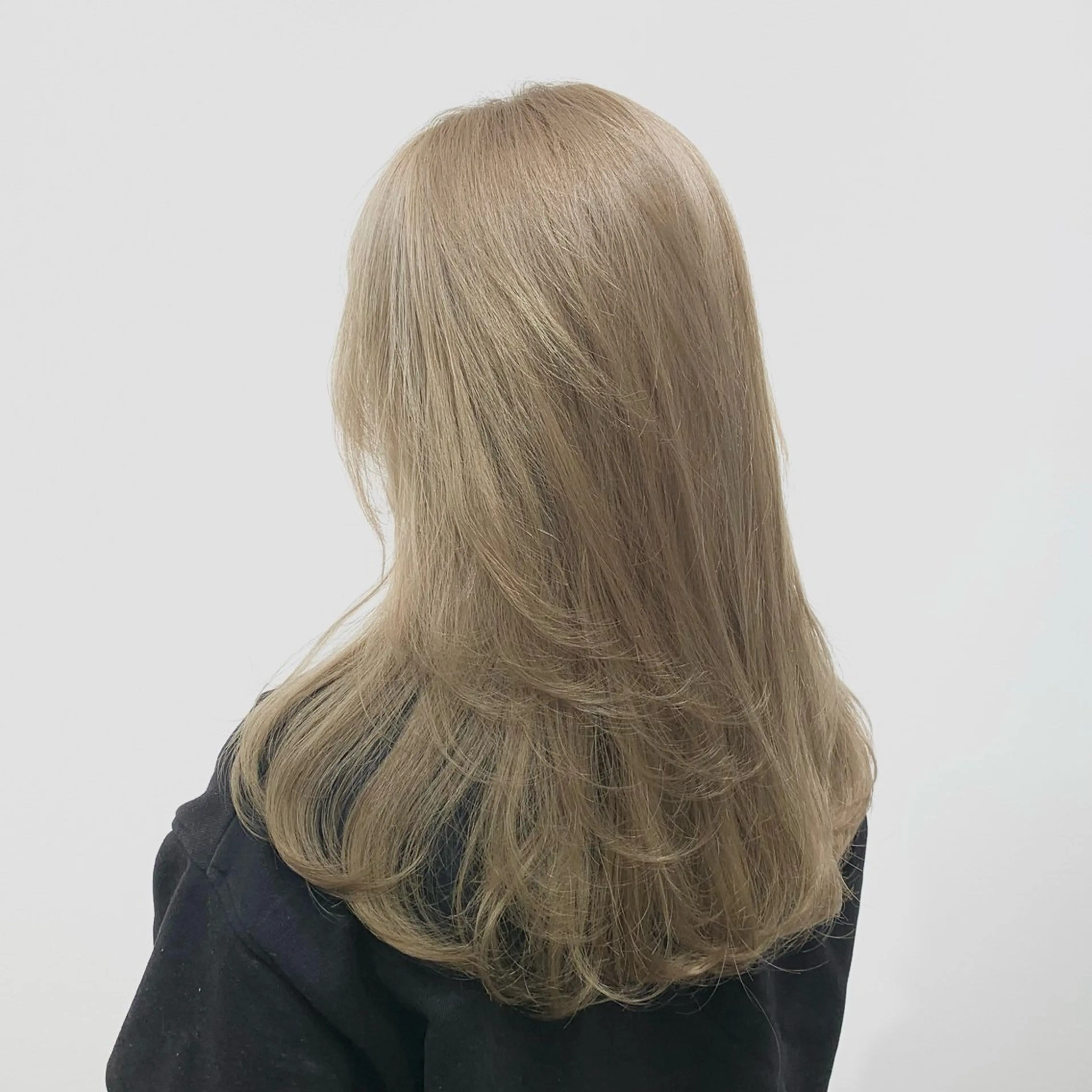 セミロング カラー ヘアアレンジ キヨミ 韓国レイヤーカットのヘアスタイル