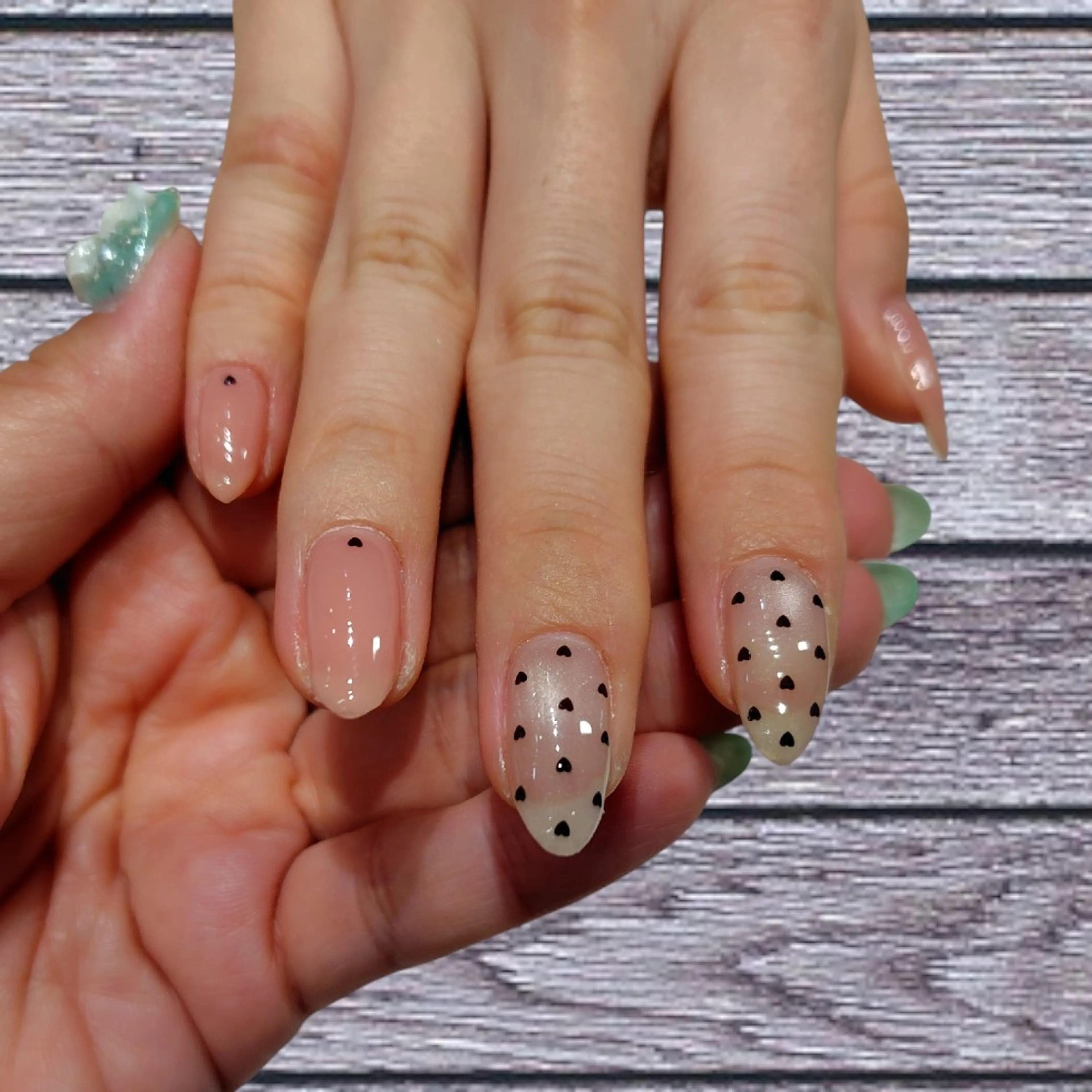 ネイル ドット ハート ネイルモデル募集 ロデロデのネイルデザイン