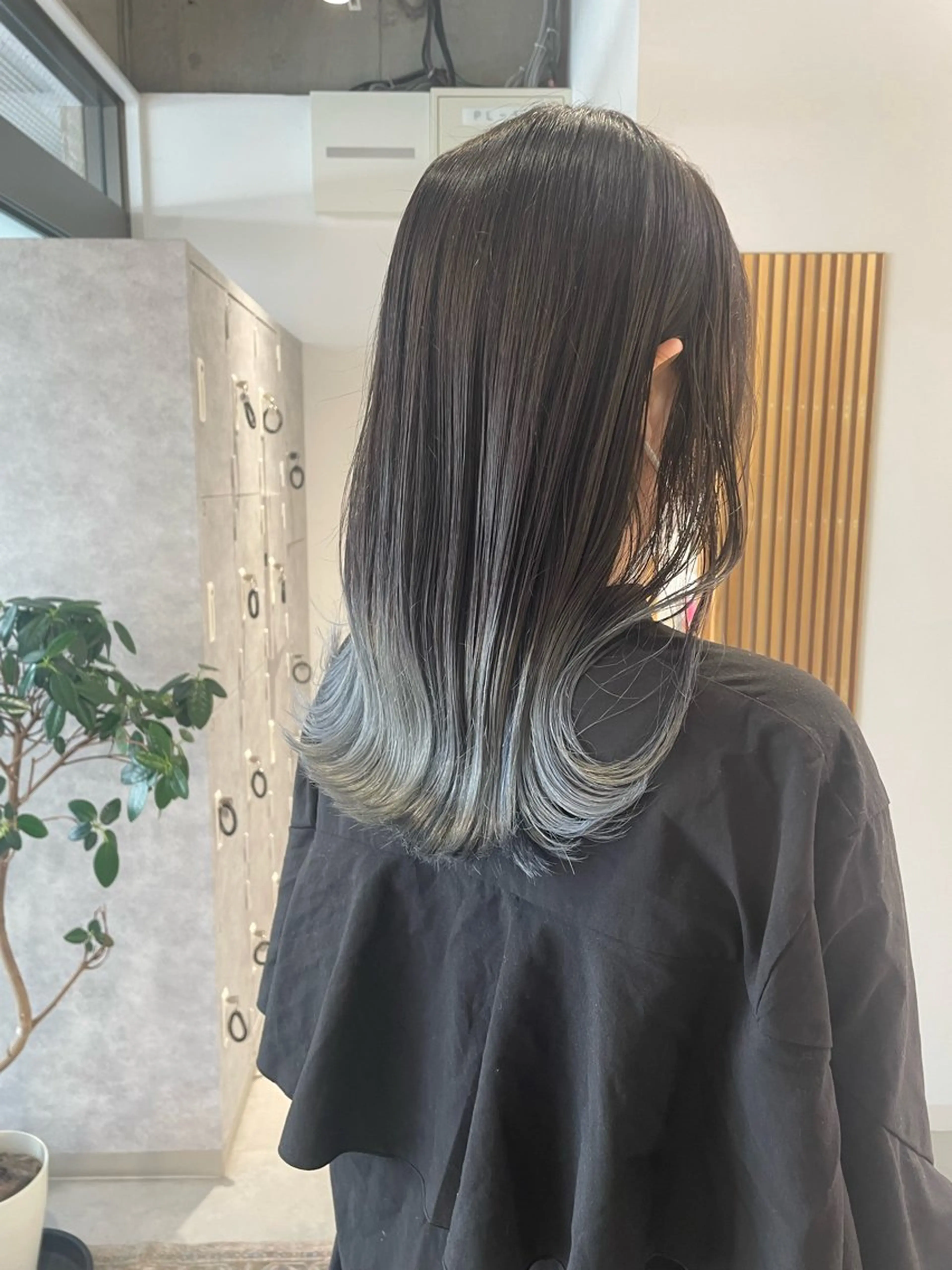 セミロング カラー 月100人以上 髪質改善施術｜谷口のヘアスタイル